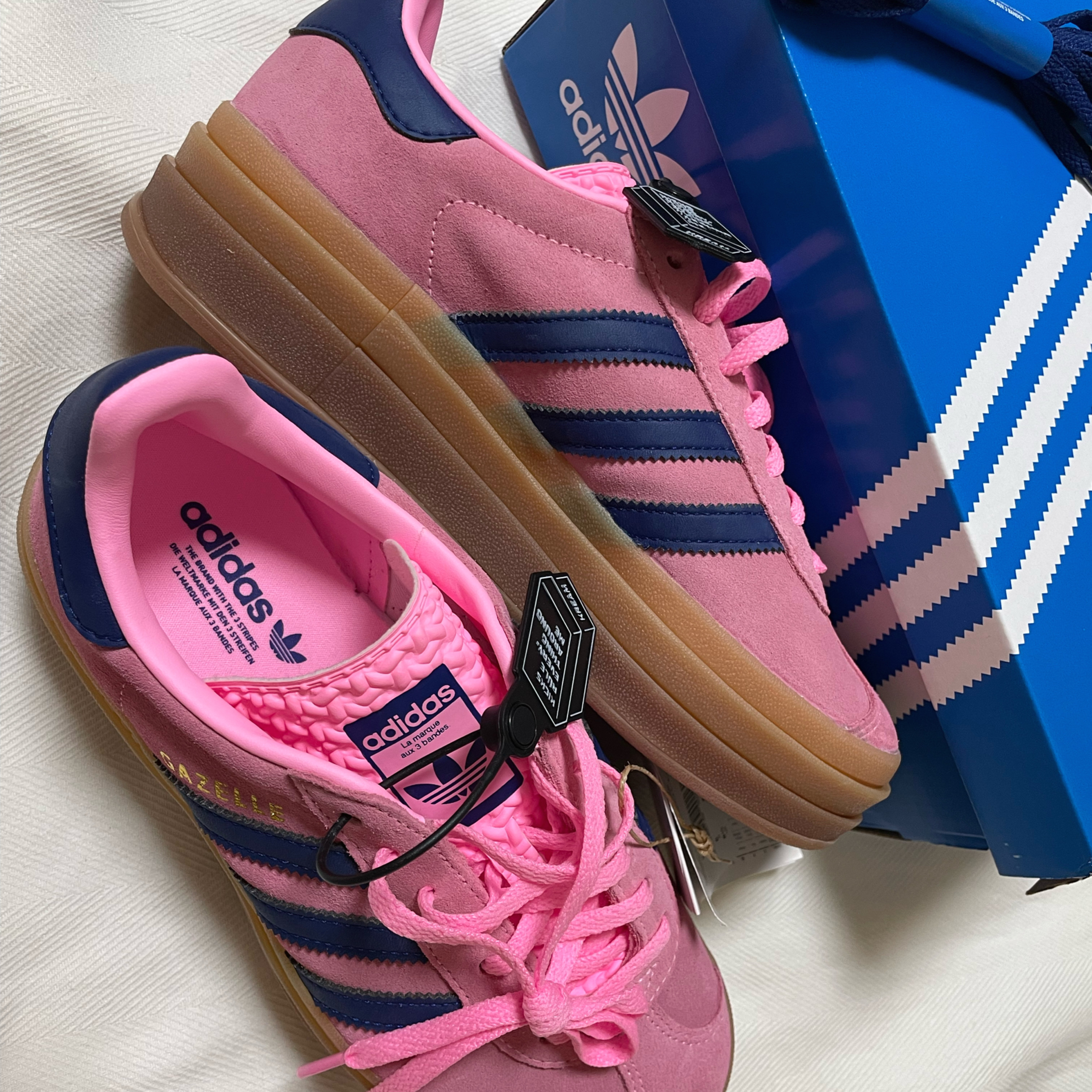 (W) Adidas Gazelle Bold Pink Glow Victory Blue 착용 스타일