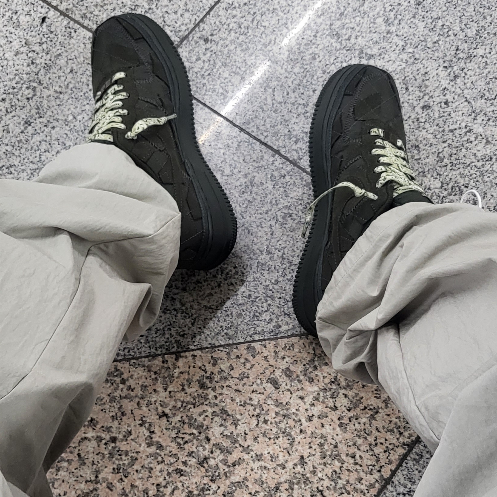 Nike x Billie Eilish Air Force 1 Low '07 SP Sequoia 착용 스타일