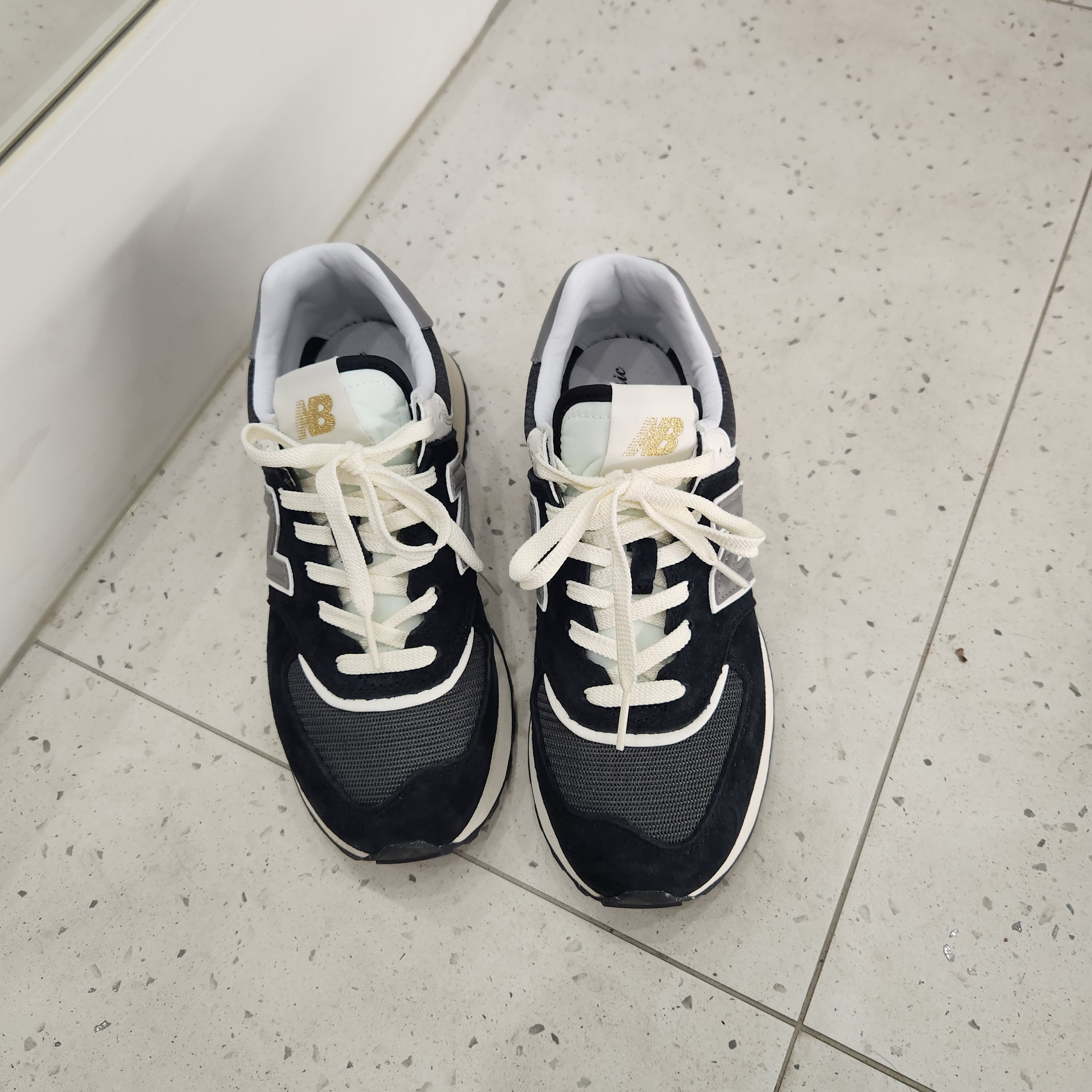 New Balance 574 Legacy Black 착용 스타일