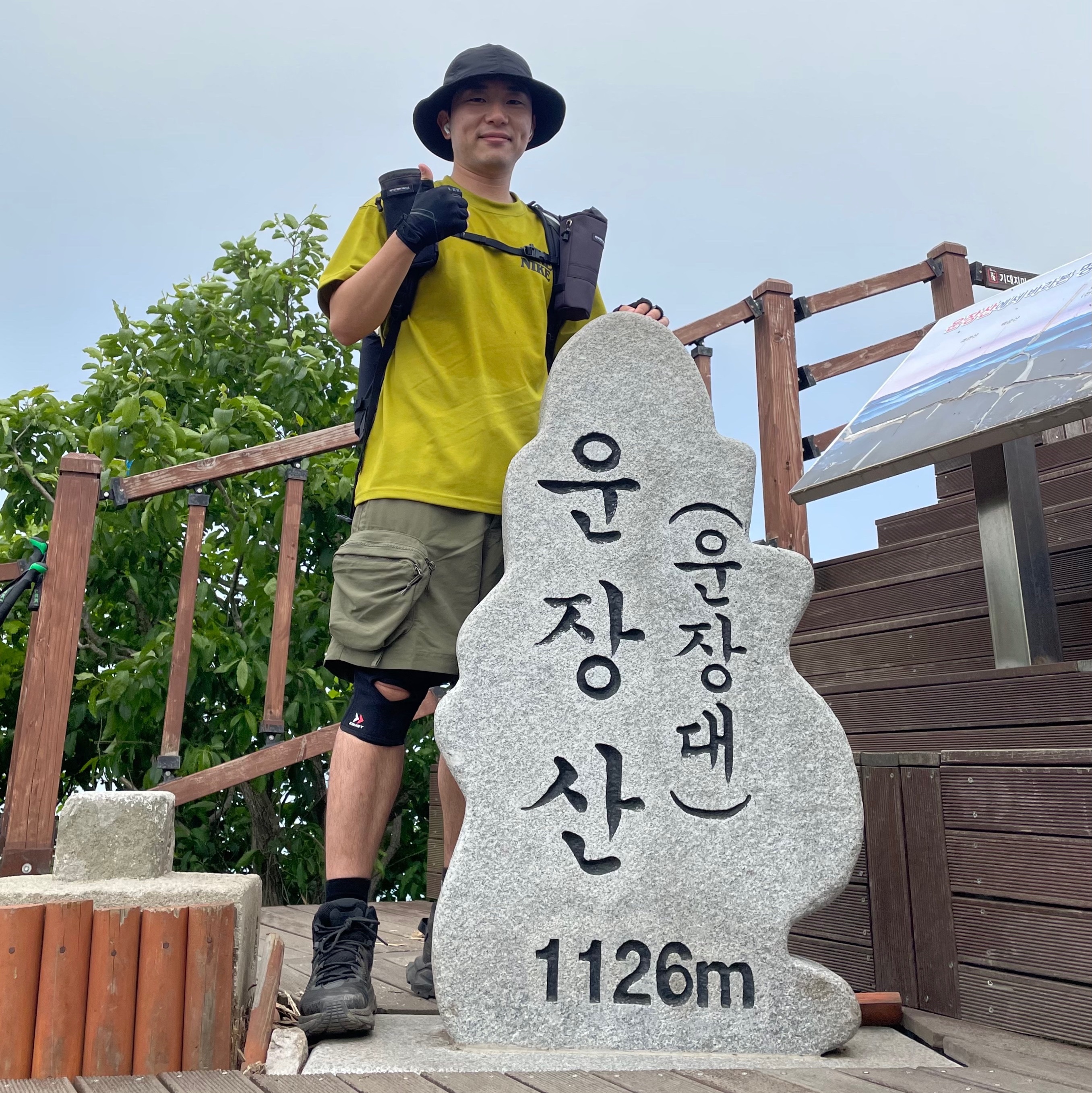 Nike ACG Hike Nike T-Shirt Moss - Asia, Nike ACG Snowgrass Cargo Shorts Medium Olive - Asia 착용 스타일