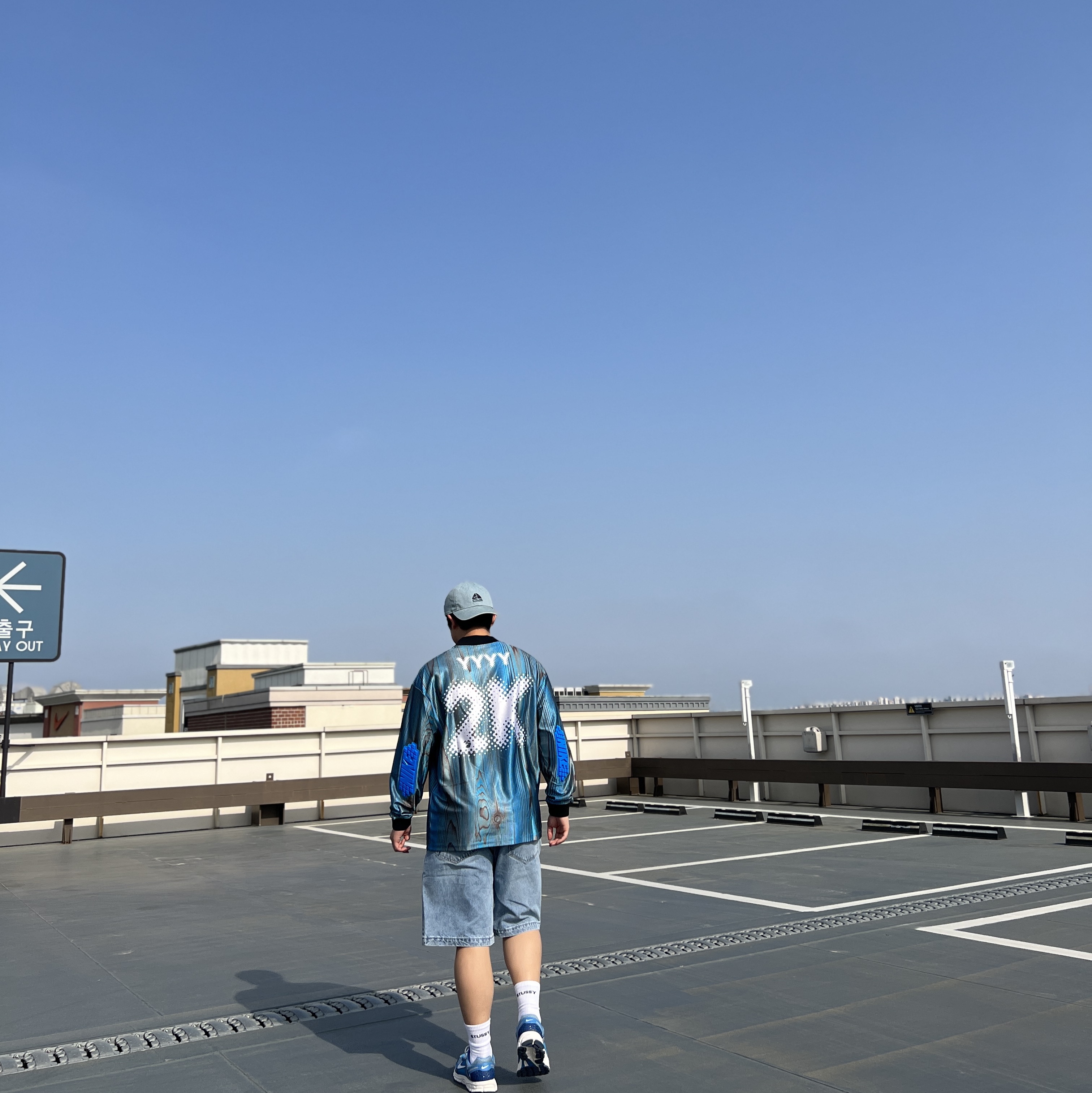Nike x Off-White NRG Jersey Imperial Blue - Asia, Supreme x Nike ACG Denim 6-Panel Washed Blue - 22FW 착용 스타일 - 1