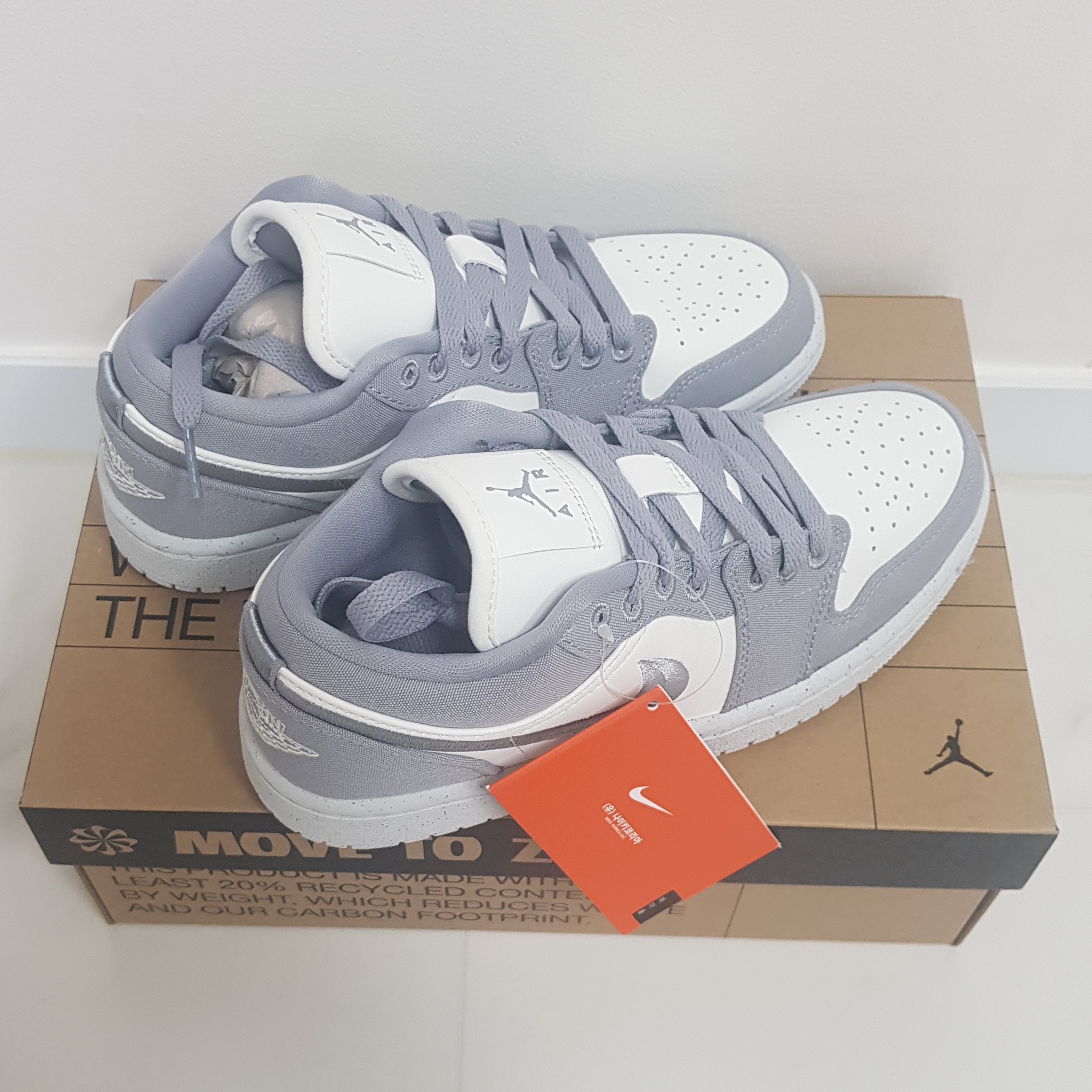 (W) Jordan 1 Low SE Light Steel Grey 착용 스타일 - 2