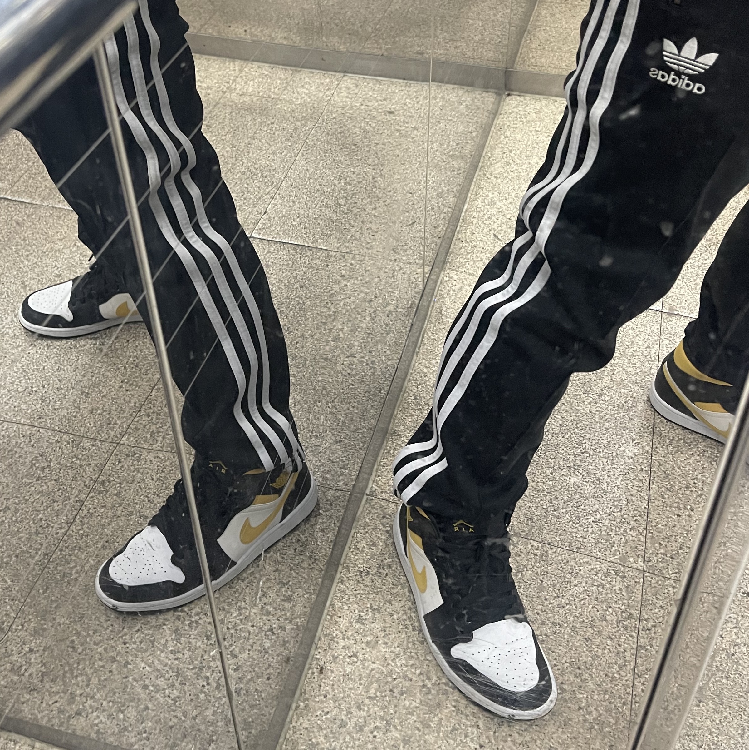 Jordan 1 Mid Pollen 착용 스타일