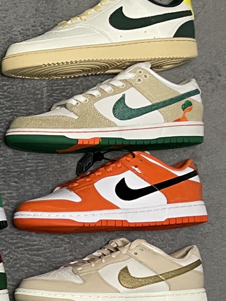 Nike Court Vision Low Green Sail, Nike x Jarritos SB Dunk Low Phantom and Malachite 착용 스타일