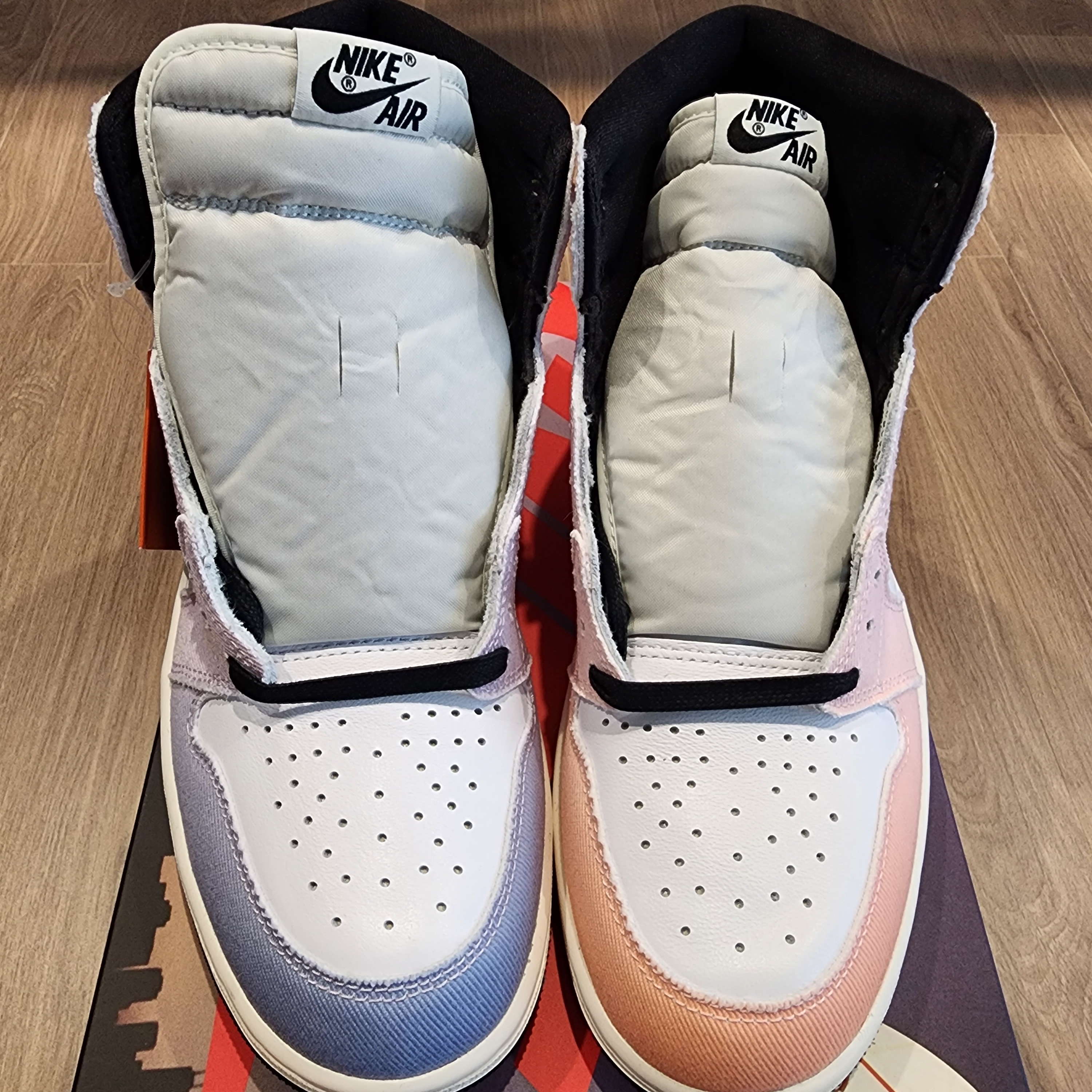Jordan 1 Retro High OG Multi Color 착용 스타일 - 1