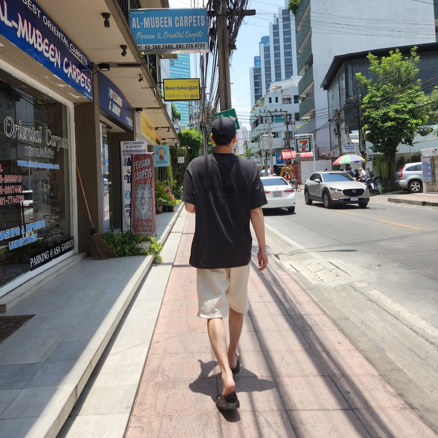 Essentials The Core Collection T-Shirt Dark Oatmeal 착용 스타일