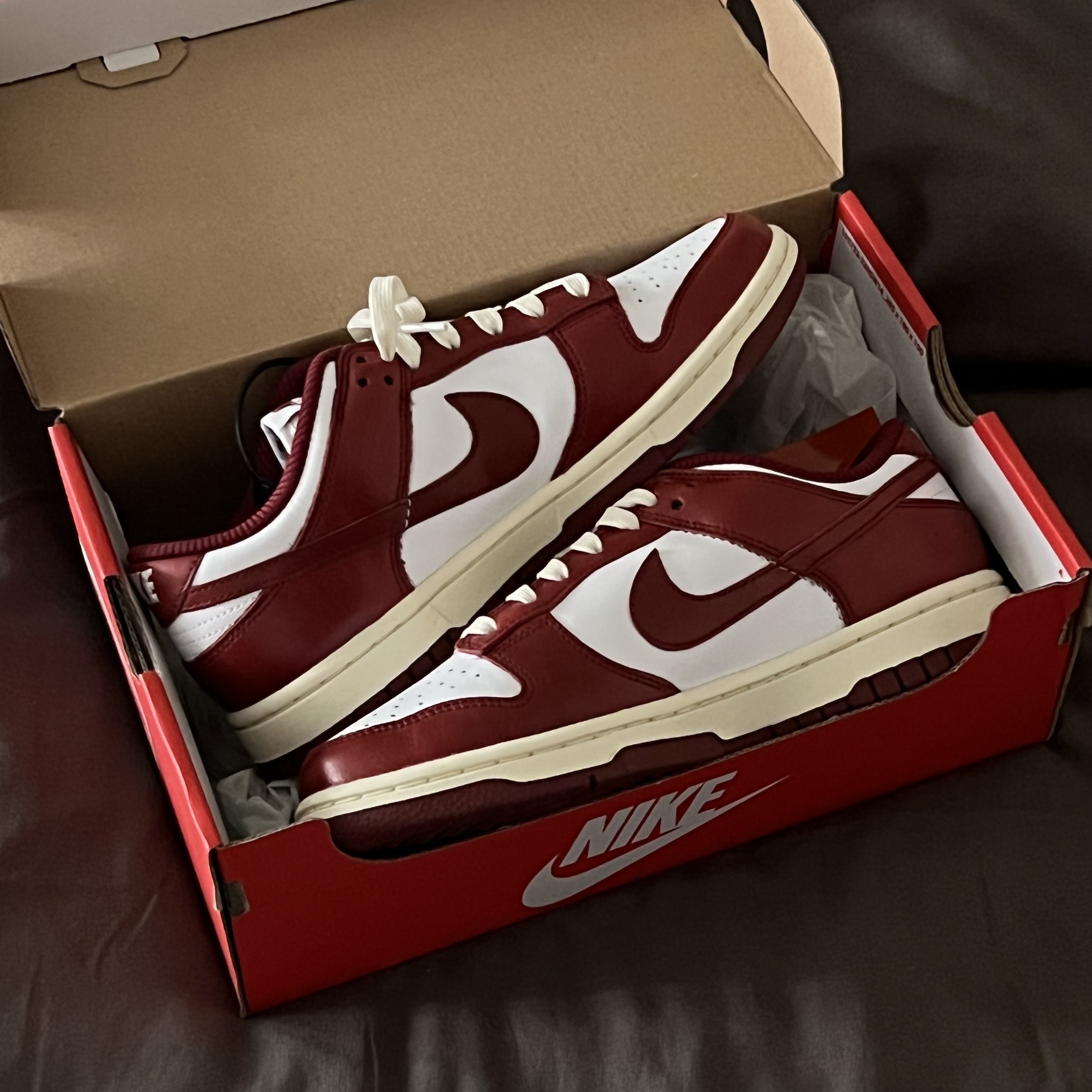 (W) Nike Dunk Low Retro PRM Team Red and White 착용 스타일 - 2
