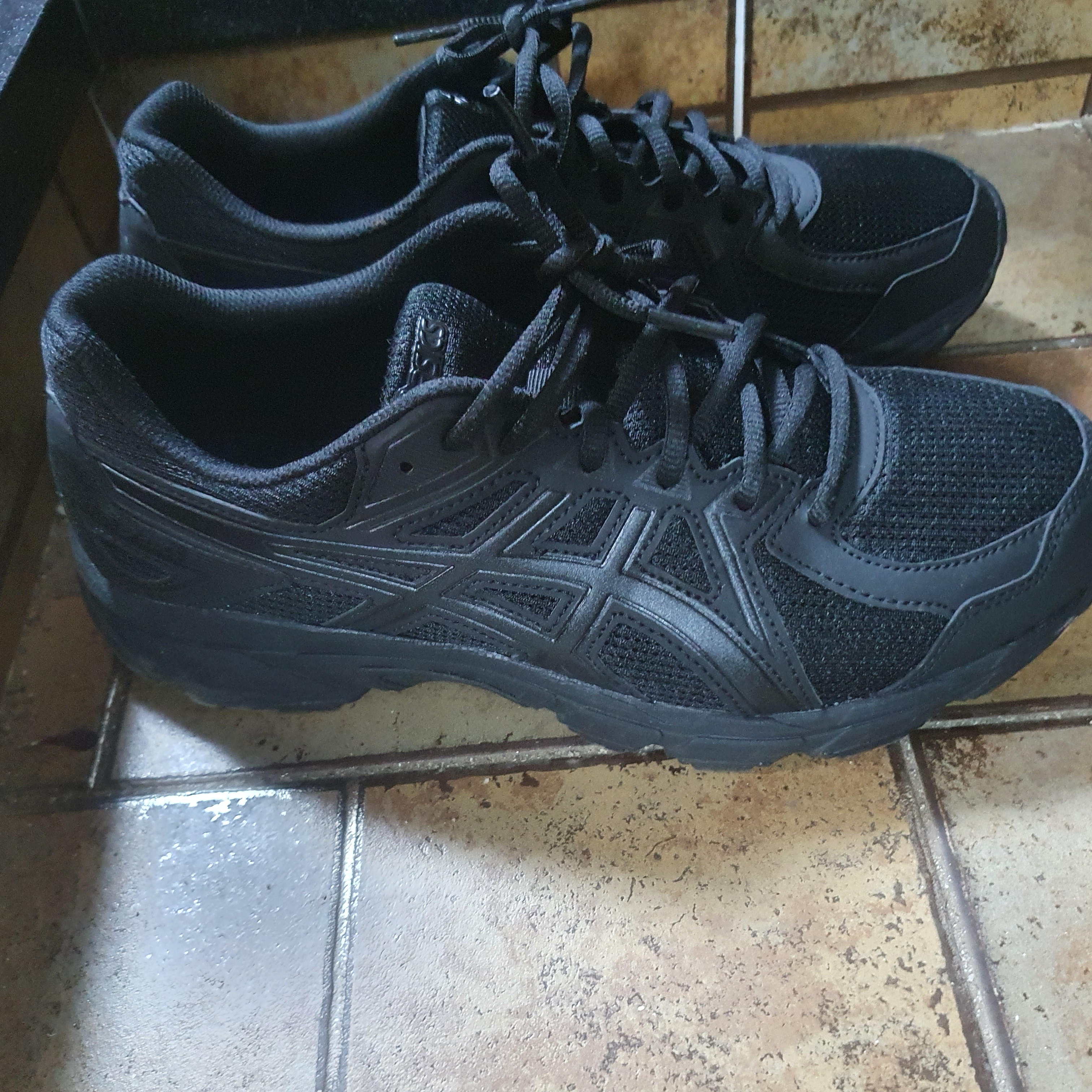 Asics Jog 100 T Black - 4E Extra Wide 착용 스타일 - 2