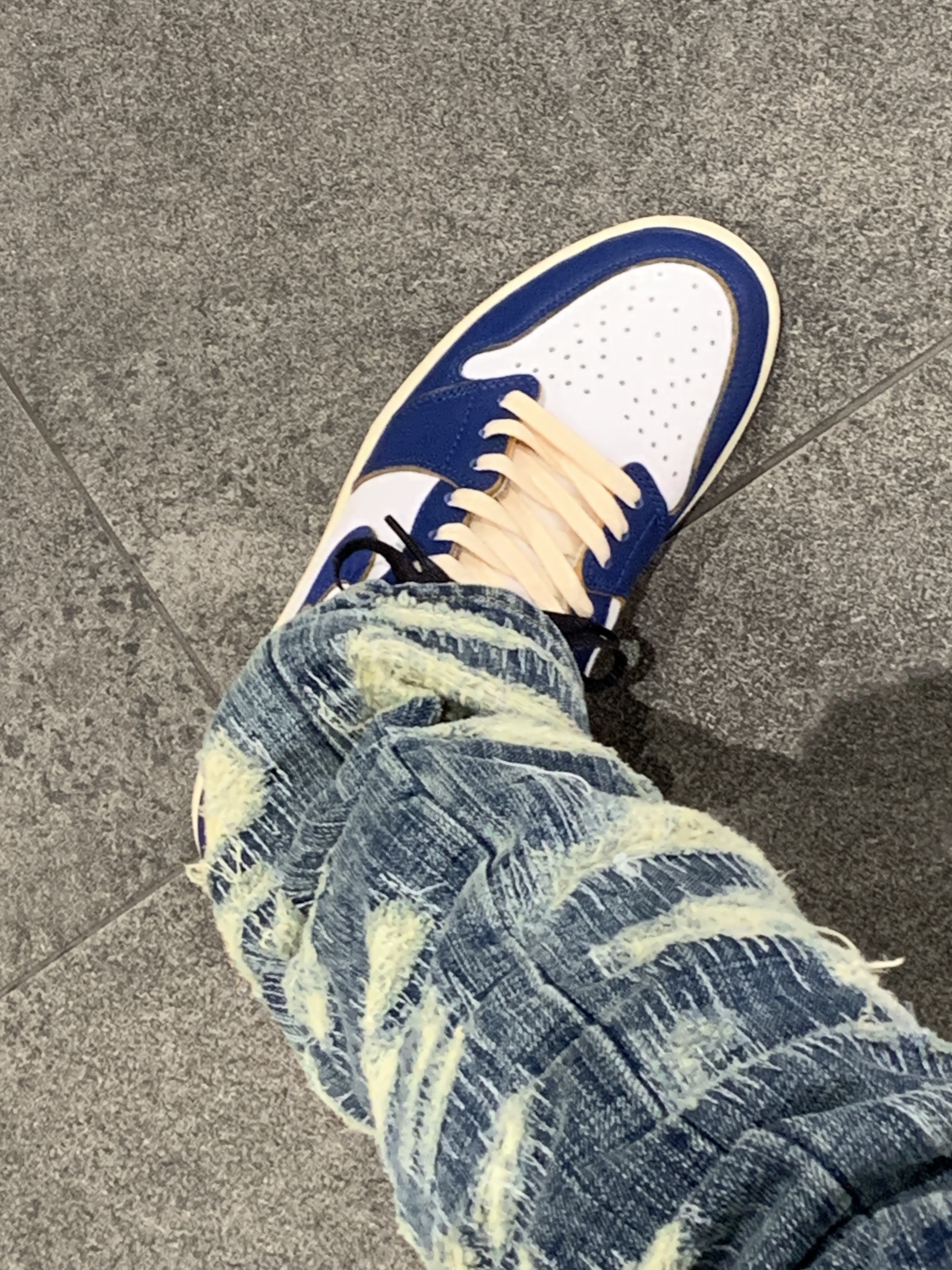 Undermycar x Konic Section Vol.2 Hard Destroyed Washed Jeans - 23SS, Jordan 1 x Union Retro High Blue Toe 착용 스타일 - 5