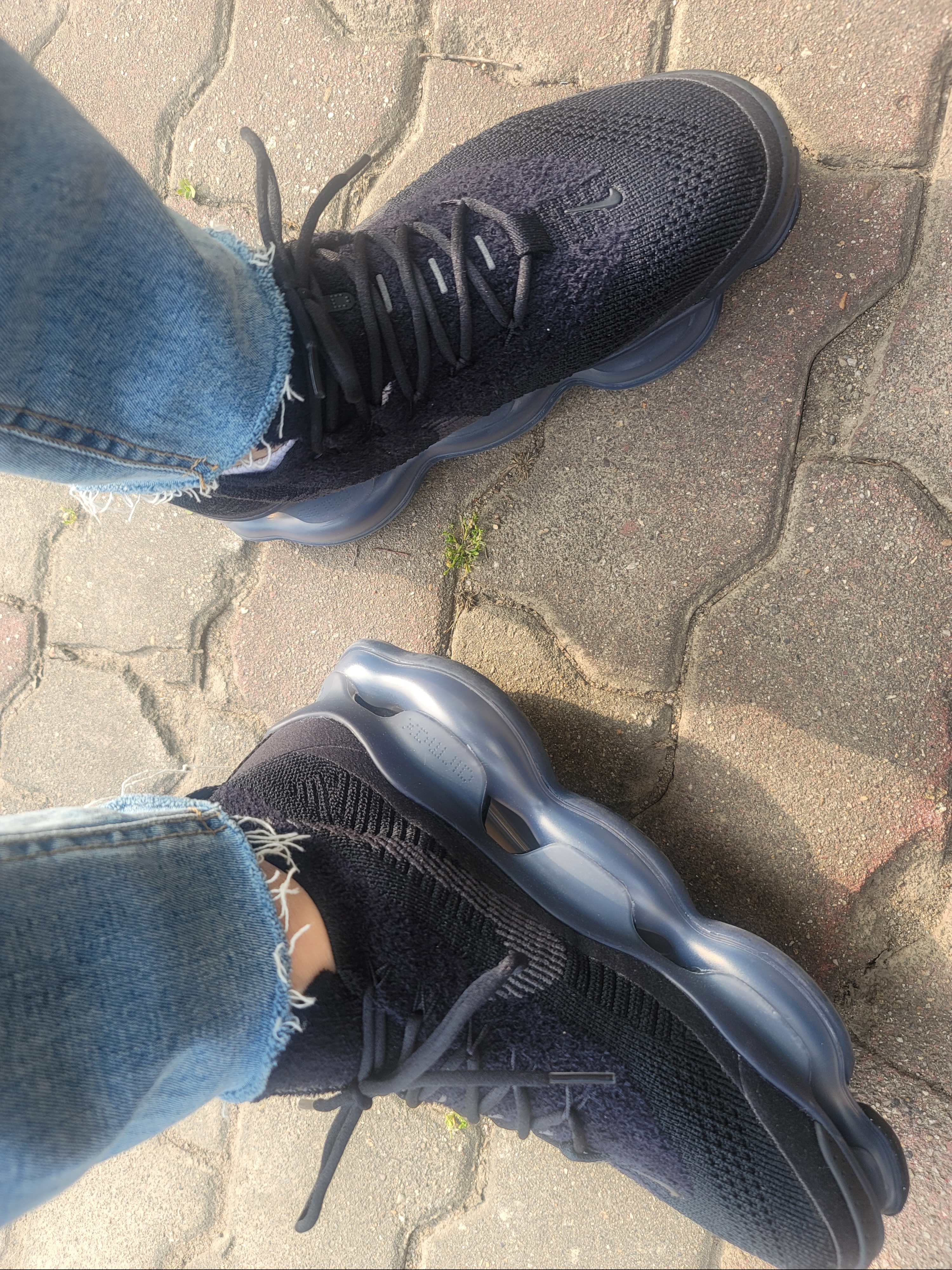 Nike Air Max Scorpion Flyknit Black Anthracite 착용 스타일