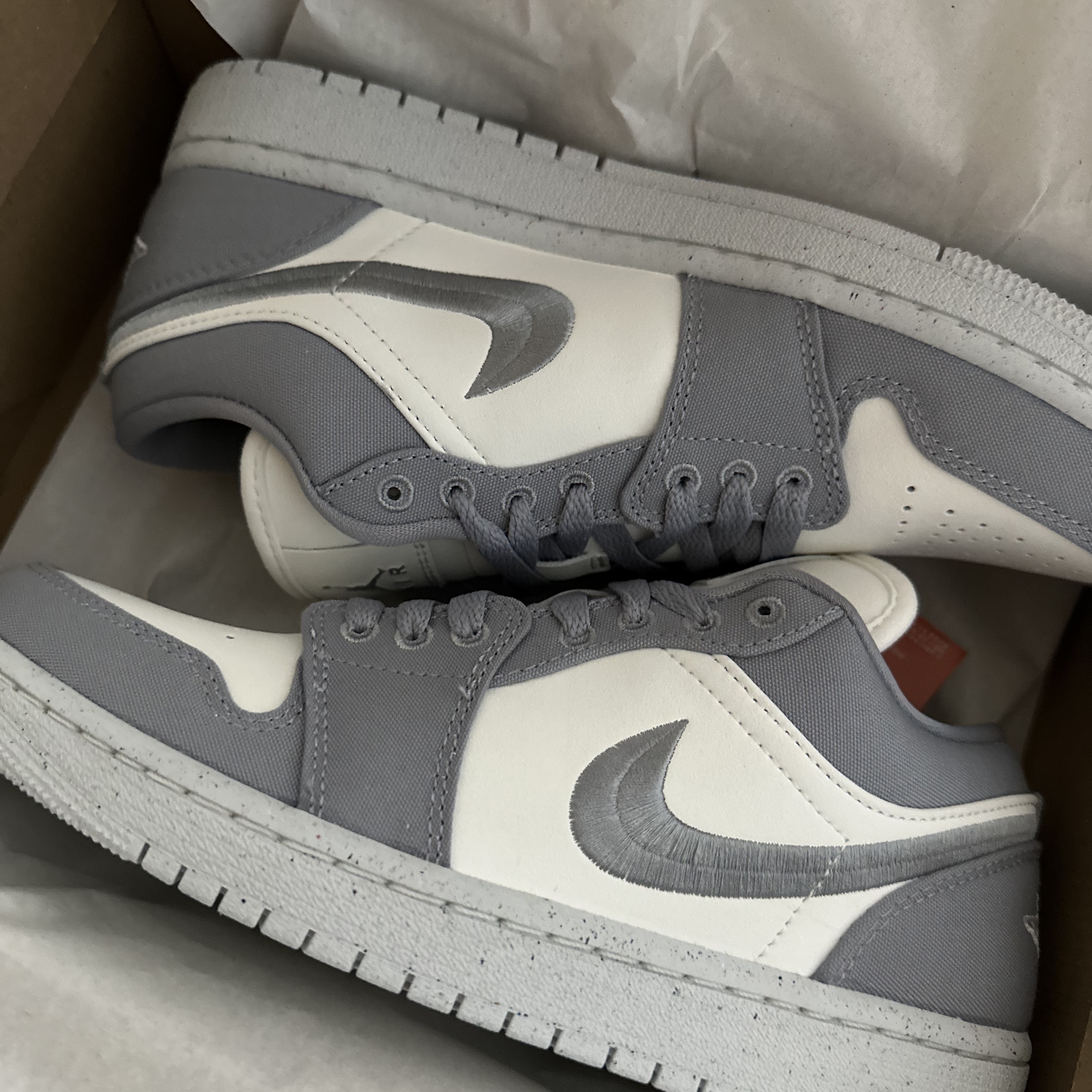 (W) Jordan 1 Low SE Light Steel Grey 착용 스타일