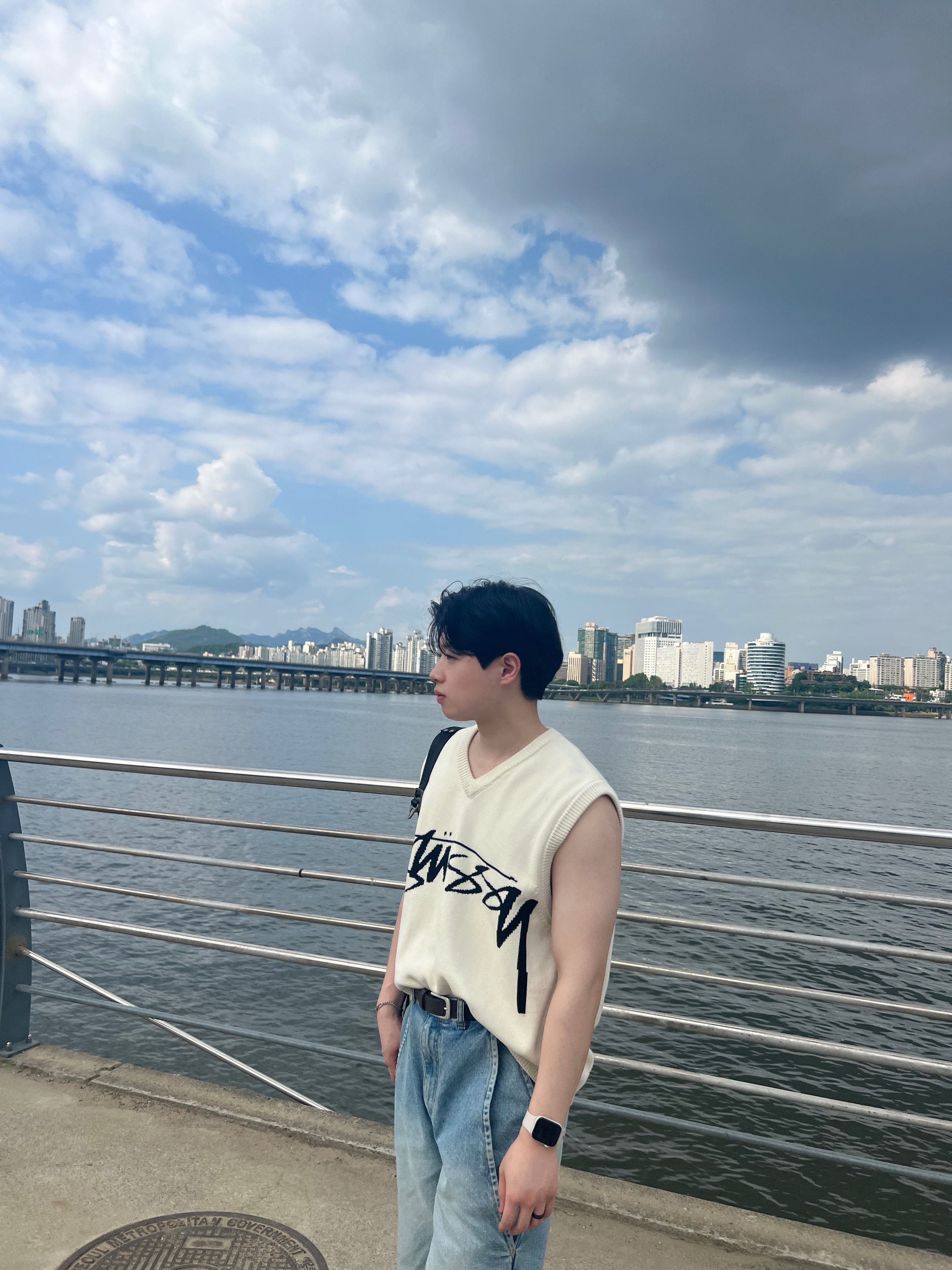 Stussy Sweater Vest Natural, Birkenstock A630 Clog White 착용 스타일 - 2