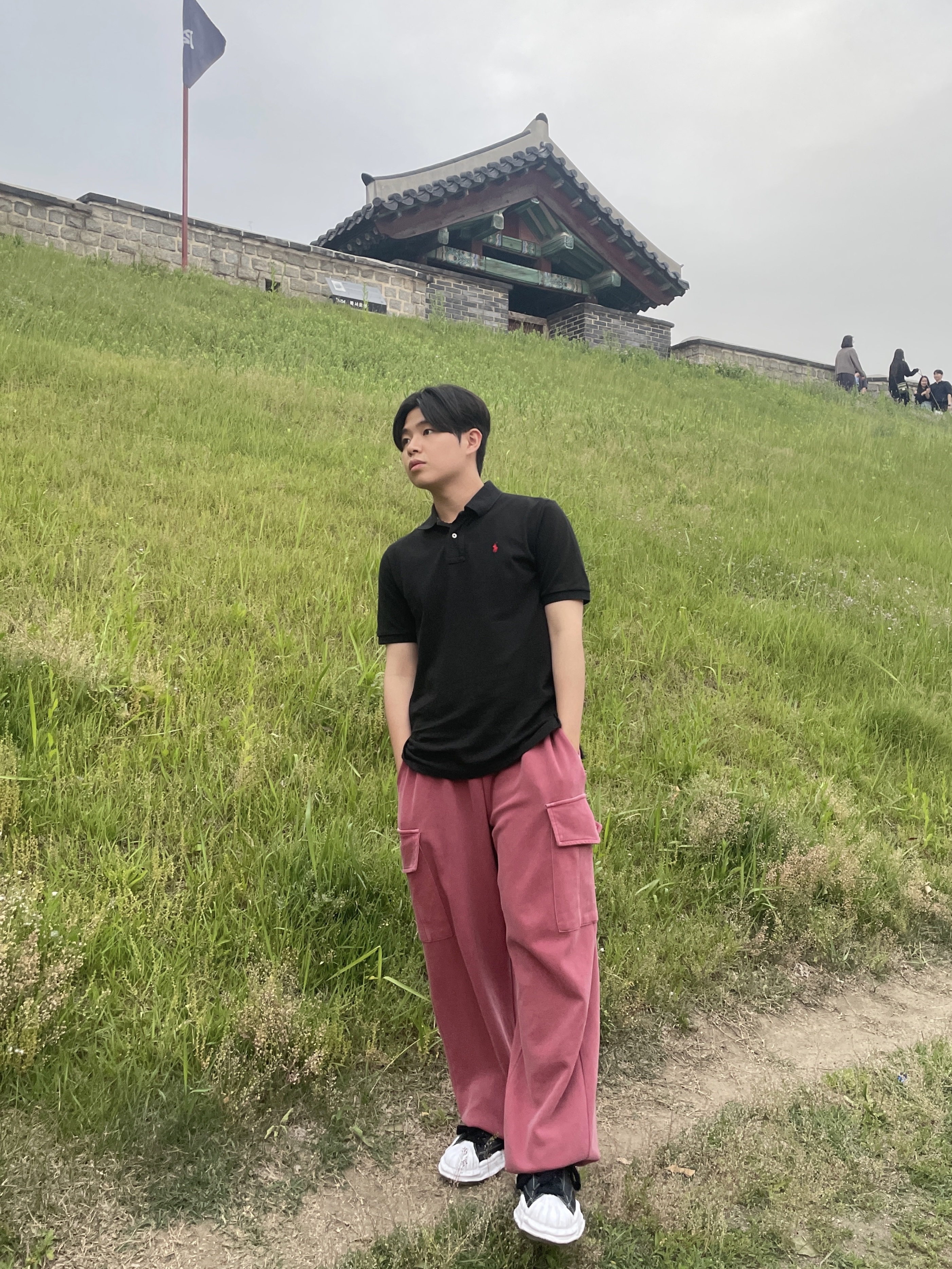 메종 미하라 야스히로 블레이키 OG 솔 레더 로우탑 스니커즈 블랙 착용 스타일