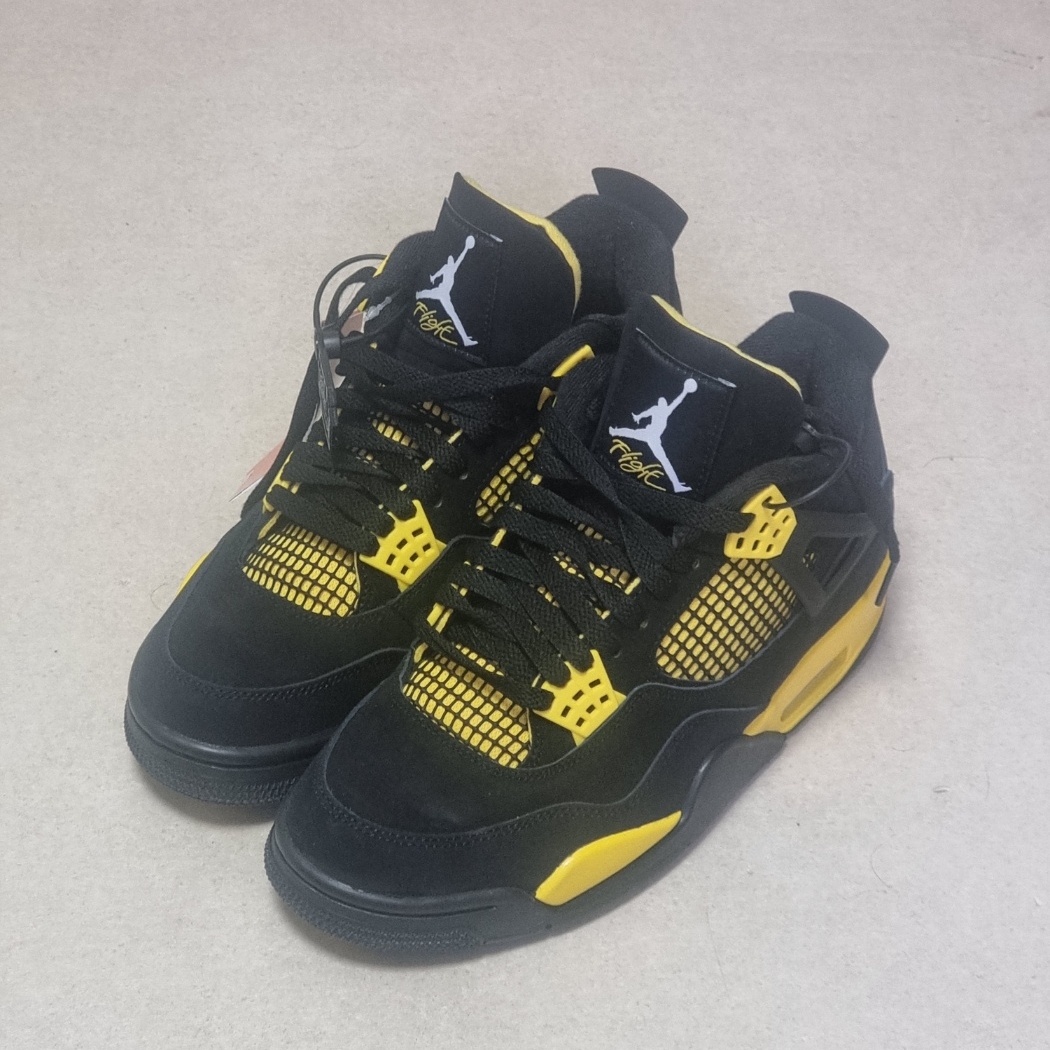 Jordan 4 Retro Thunder 2023 착용 스타일