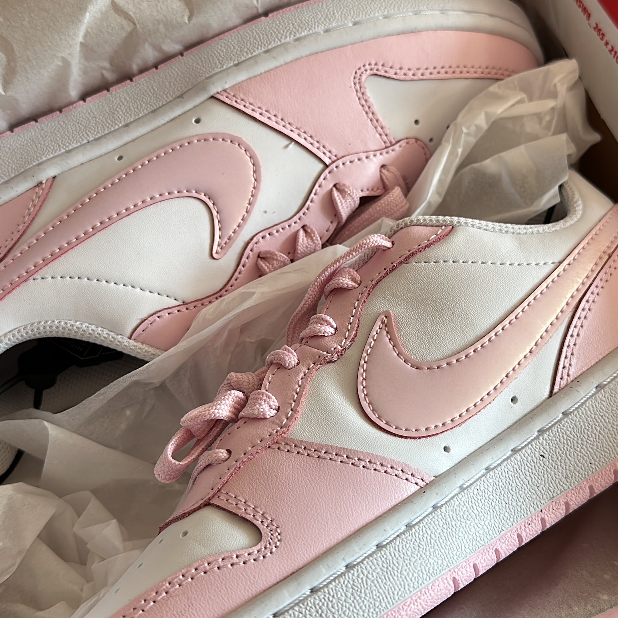 (GS) Nike Court Borough 2 SE White Pink Foam 착용 스타일