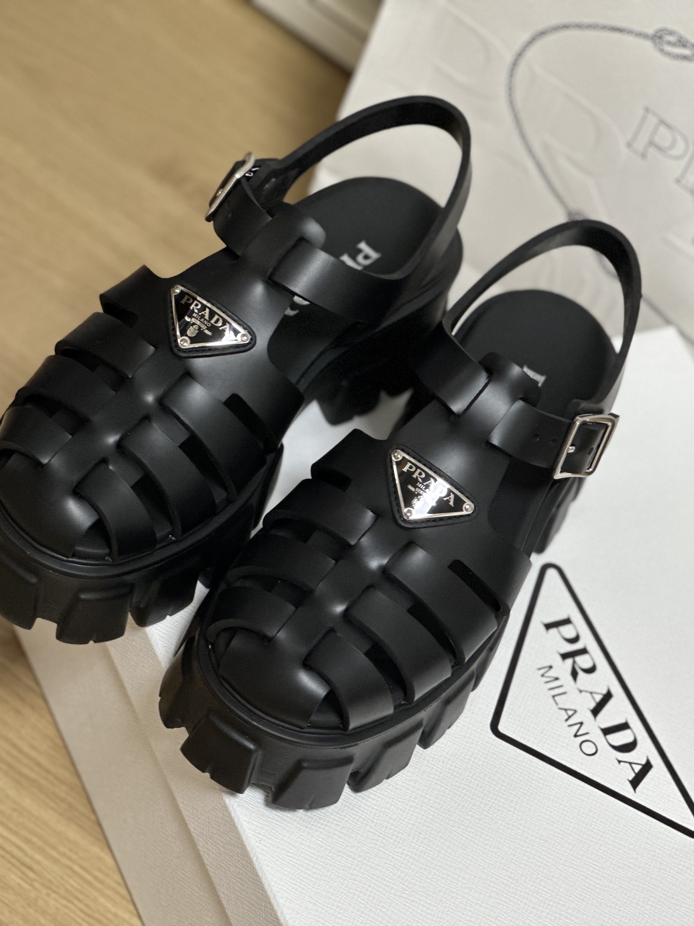 Prada Triangle Leather Shoulder Bag Black, (W) Prada Rubber Sandal Black 착용 스타일 - 2