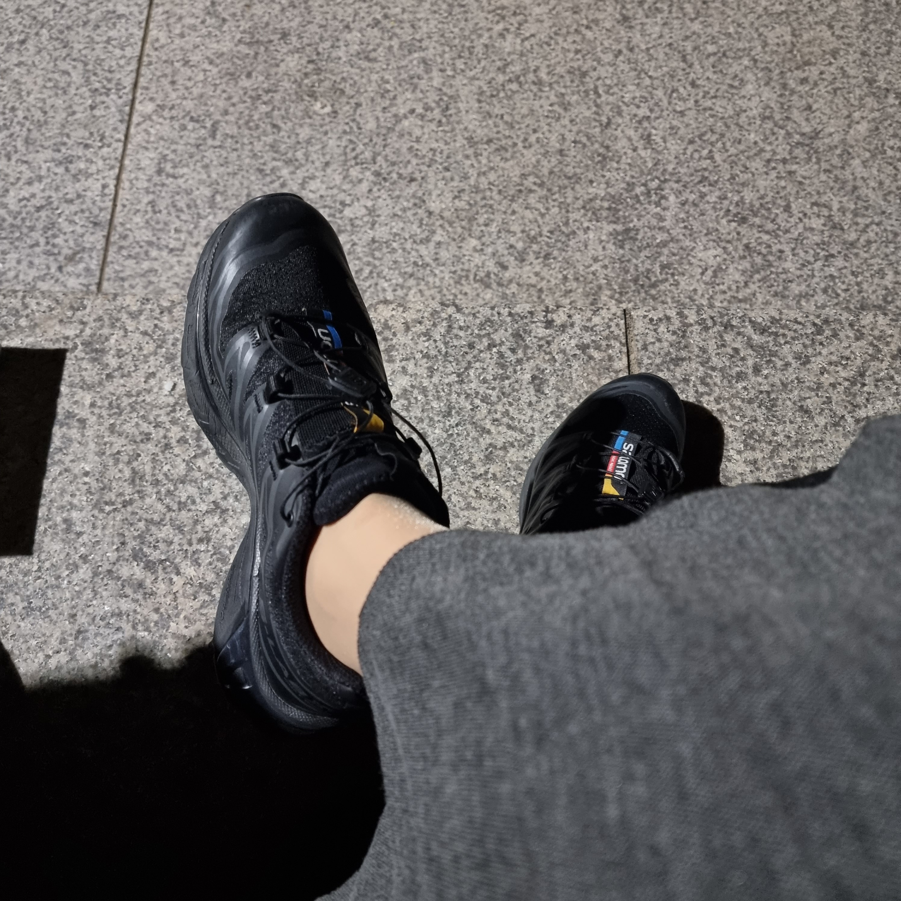 Salomon XT-6 ADV Black 착용 스타일