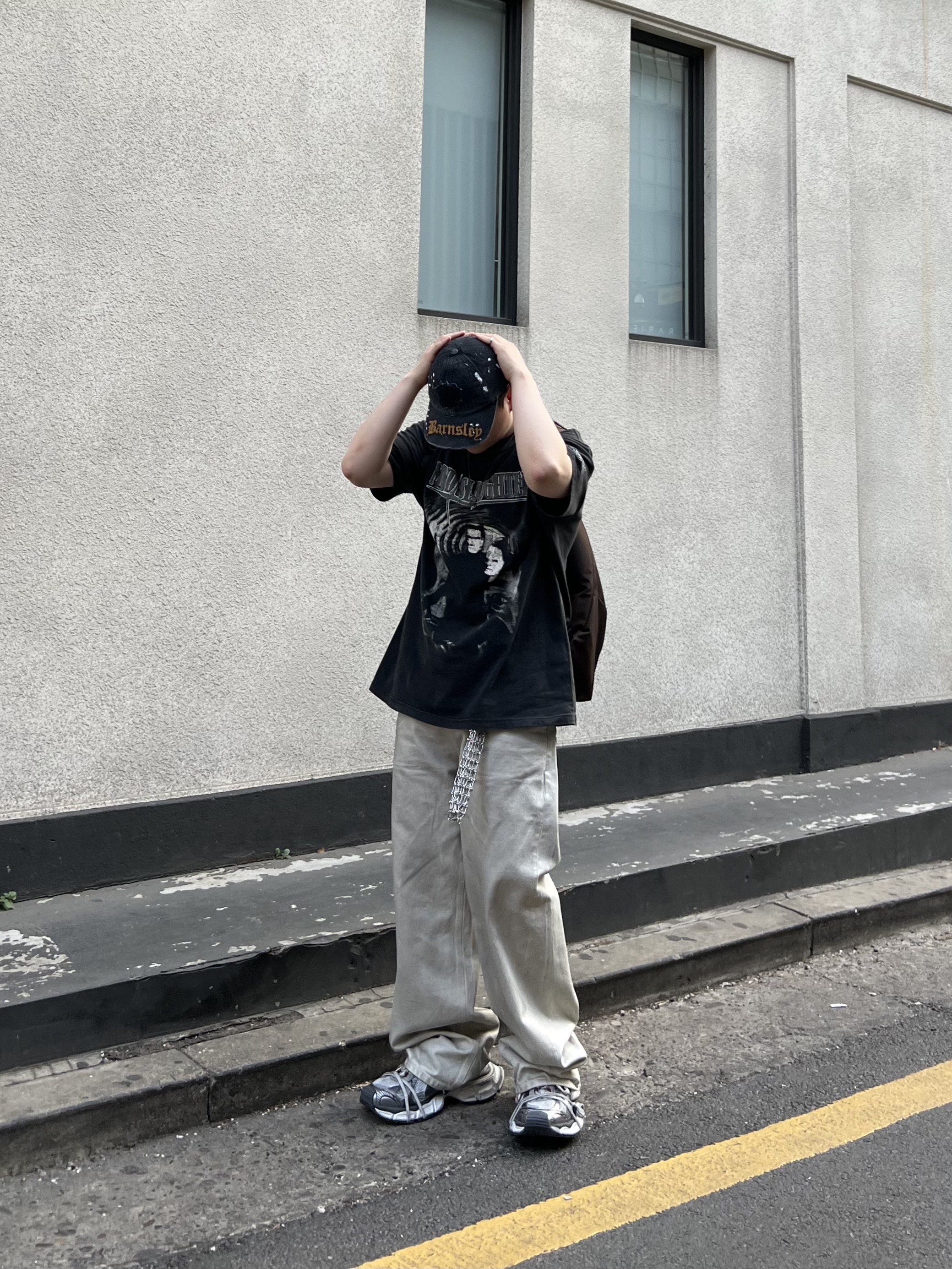 Balenciaga 3XL Sneakers Grey White Red, Project G/R Mind Slaughter Vintage Washeed T-Shirt Black 착용 스타일