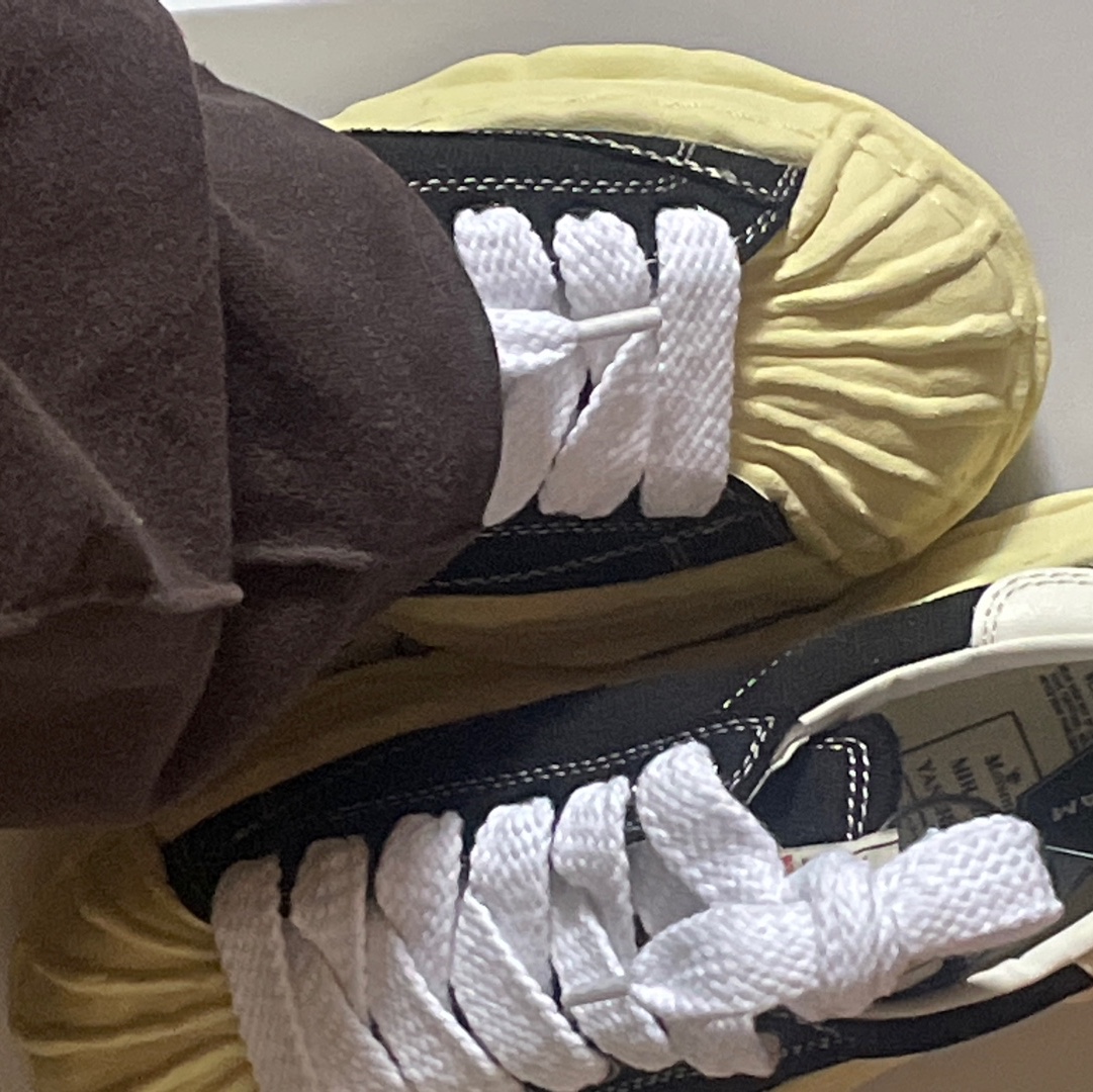 Maison Mihara Yasuhiro Blakey VL OG Sole Canvas Low-top Sneakers Black 착용 스타일 - 2