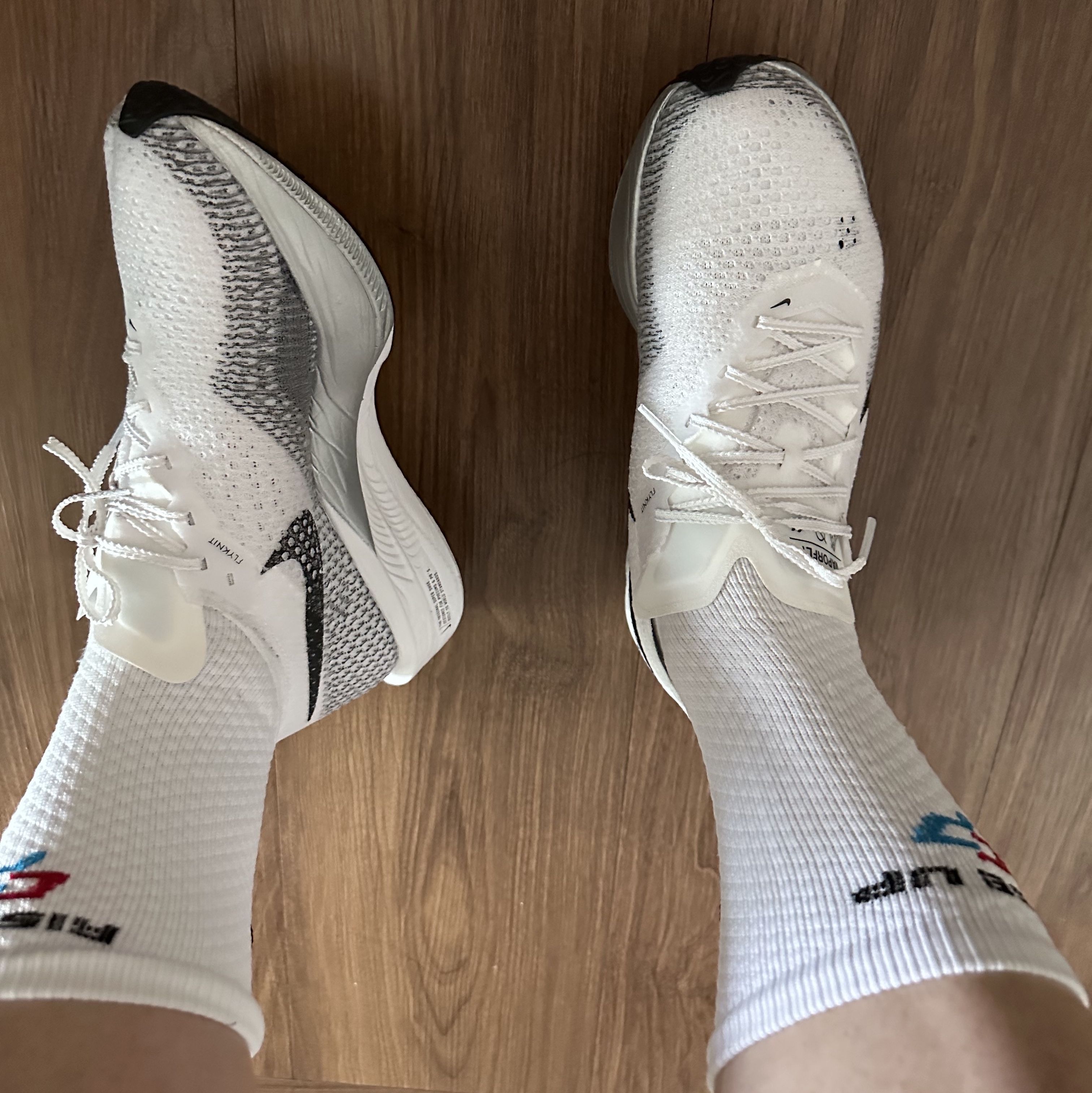Nike ZoomX Vaporfly Next% 3 White Grey 착용 스타일