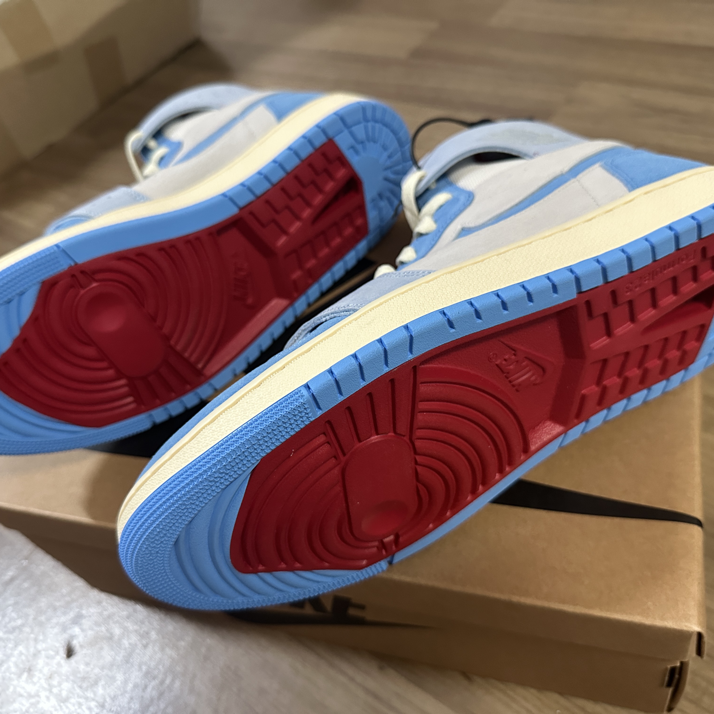 (W) Jordan 1 Zoom Air CMFT 2 Phantom University Blue 착용 스타일 - 3