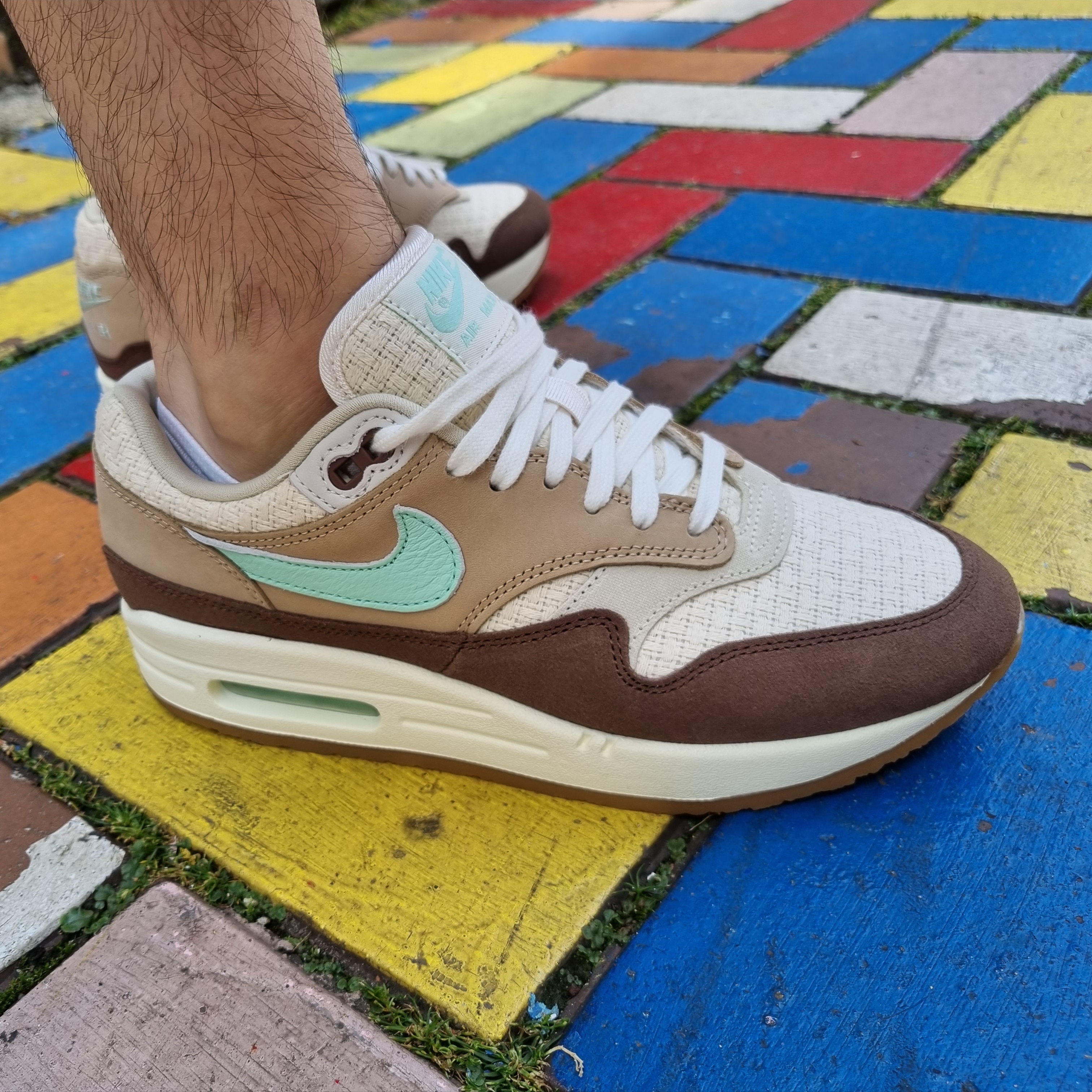 Nike Air Max 1 Premium Crepe Hemp 착용 스타일