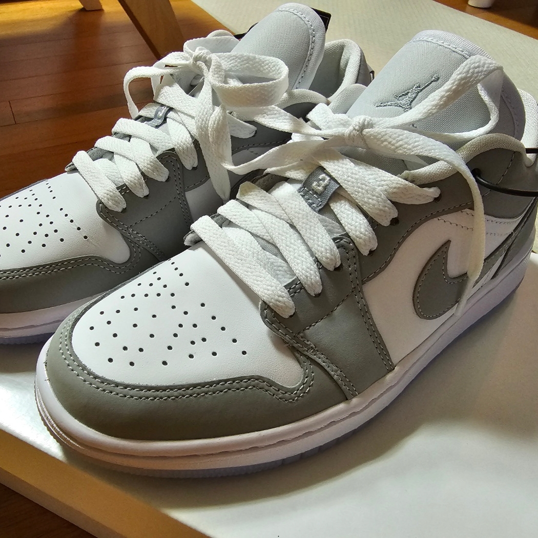 (W) Jordan 1 Low White Wolf Grey 착용 스타일 - 1