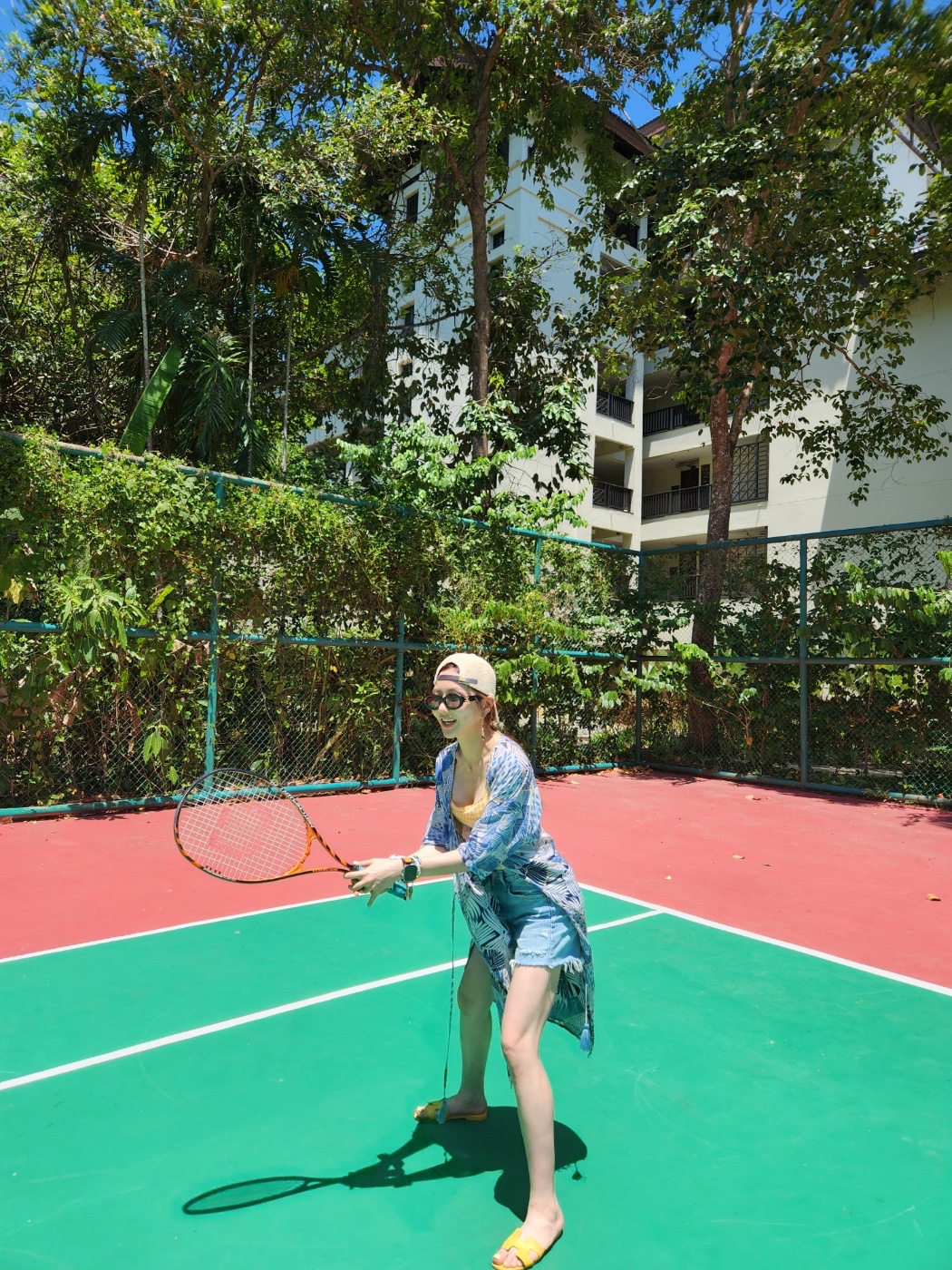 Malbon Golf Buckets Ball Case Green, (W) Malbon Golf Color Line Pleats Skirt Lemon 착용 스타일 - 3