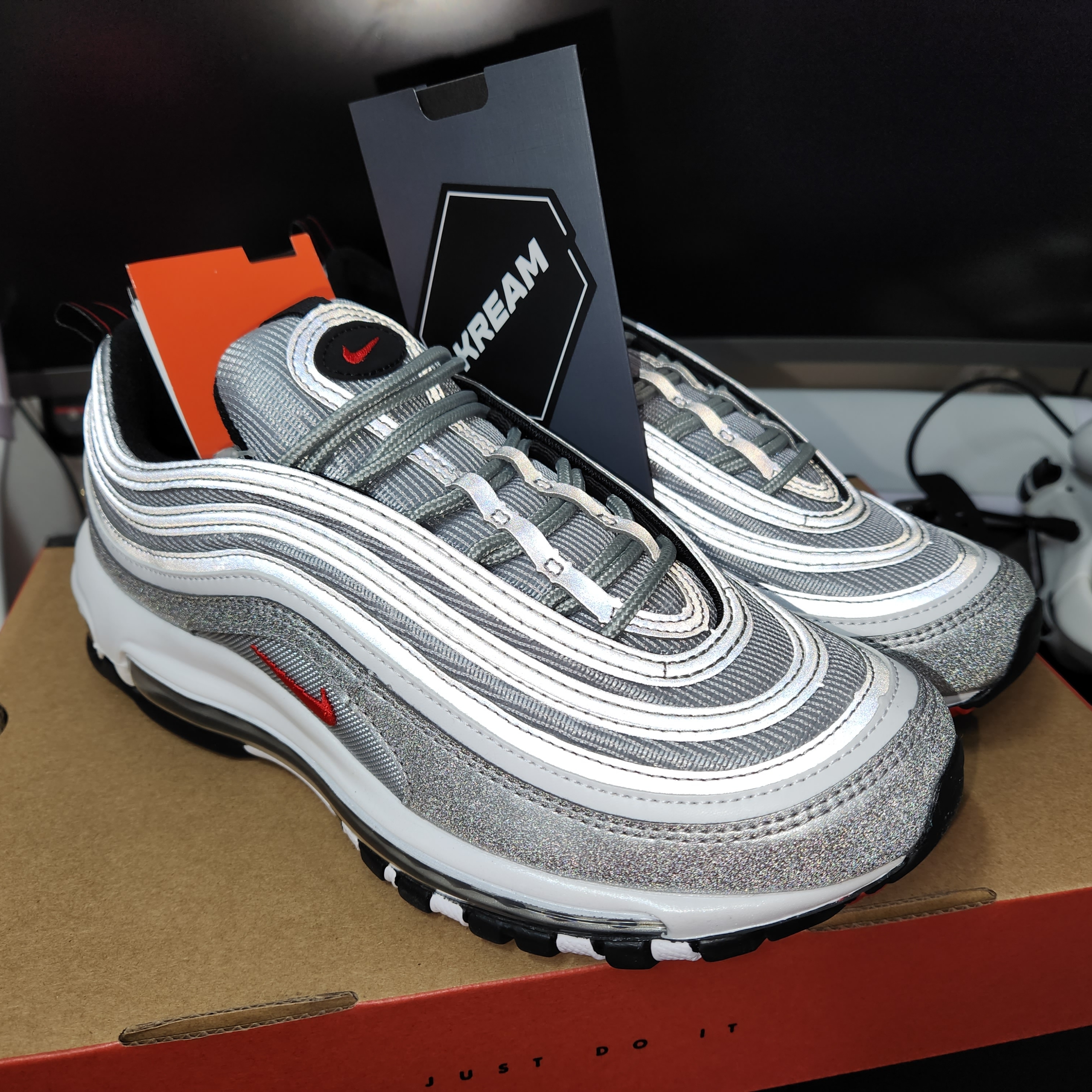 Nike Air Max 97 OG Silver Bullet 2022 착용 스타일
