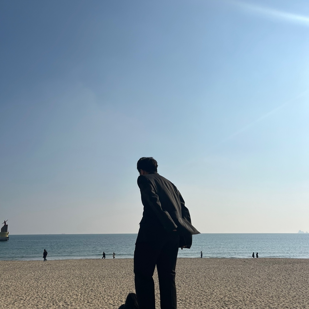 Zara x Ader Error Oversize Blazer Black 착용 스타일