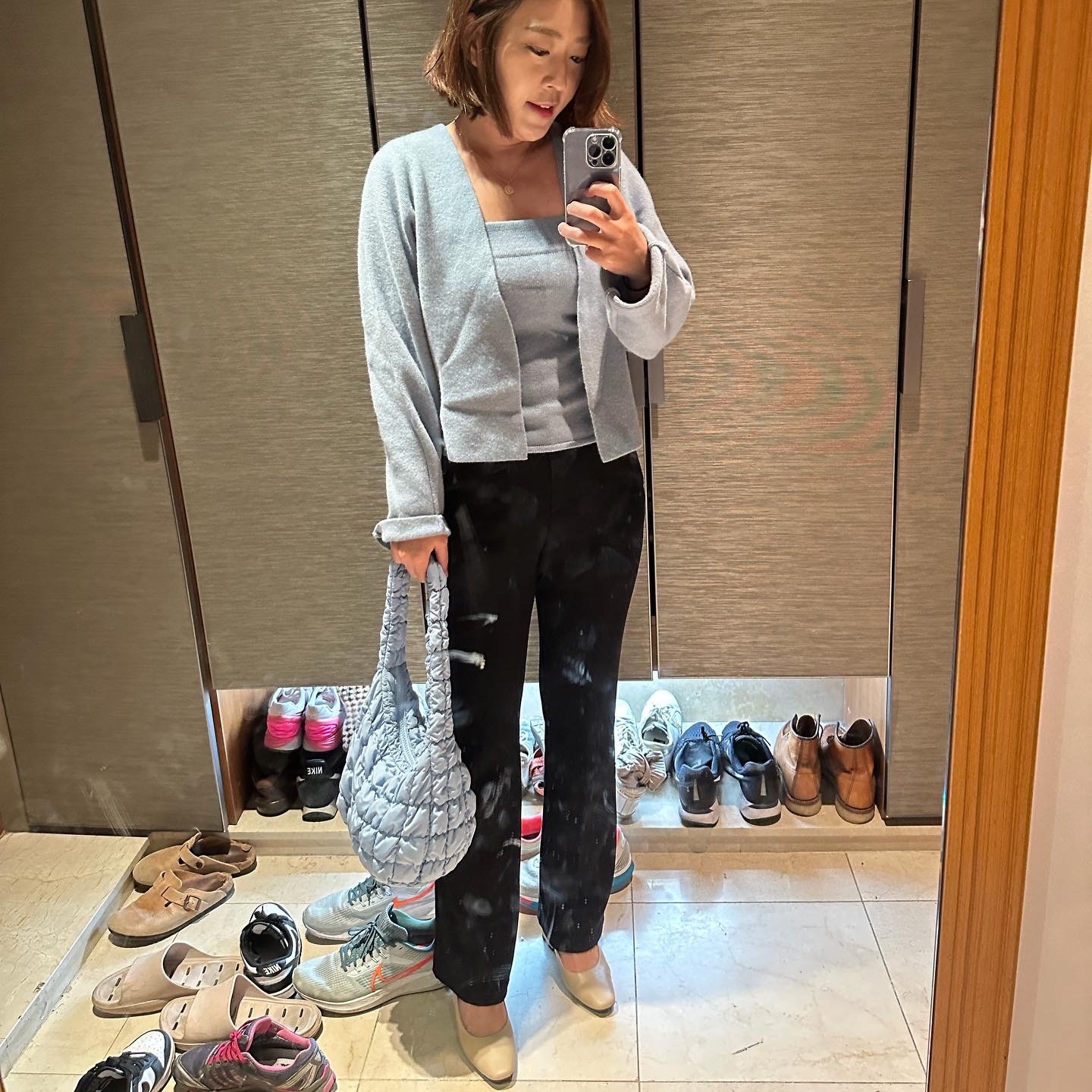 COS Quilted Mini Bag Light Blue 착용 스타일