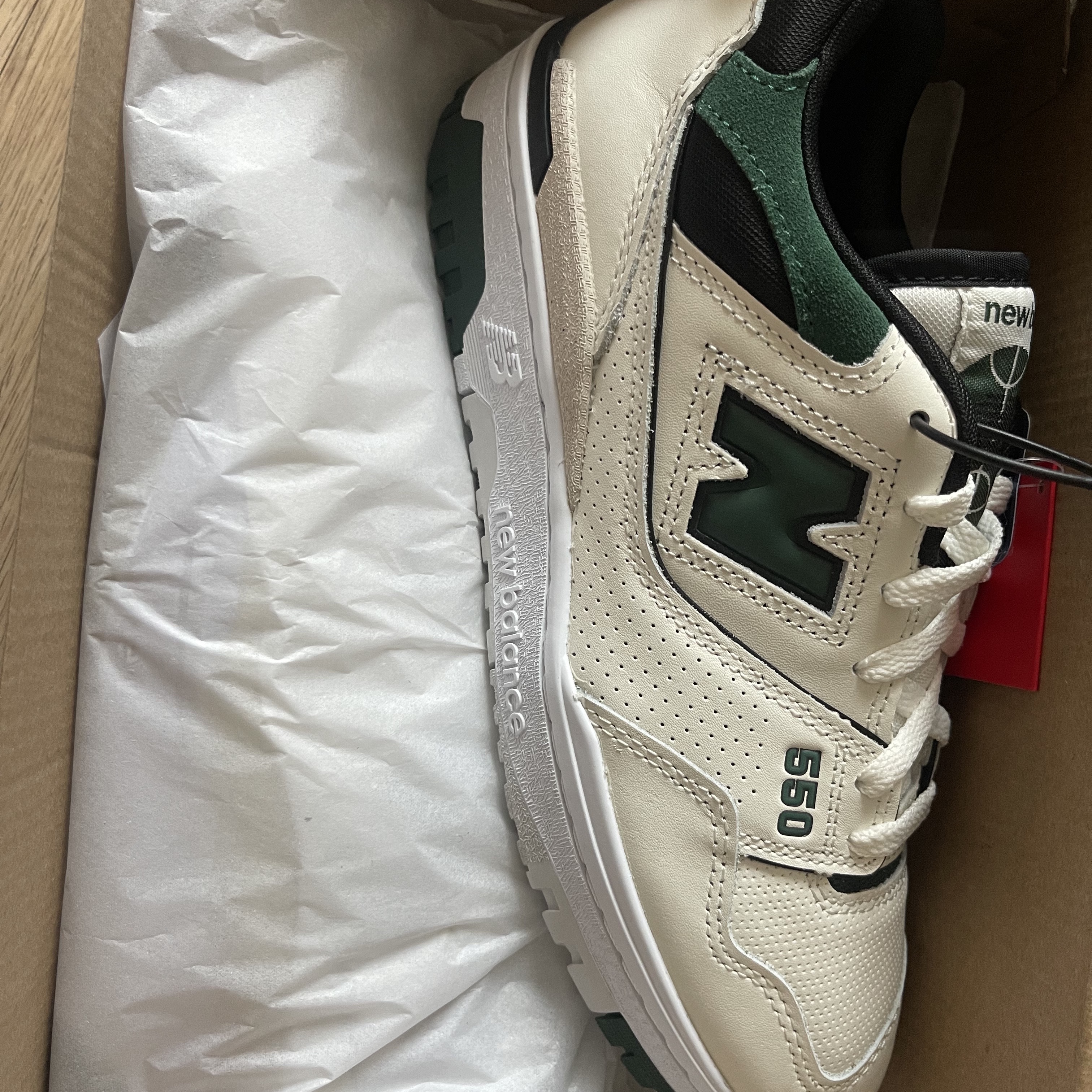 New Balance 550 Sea Salt Green - 2E Wide 착용 스타일