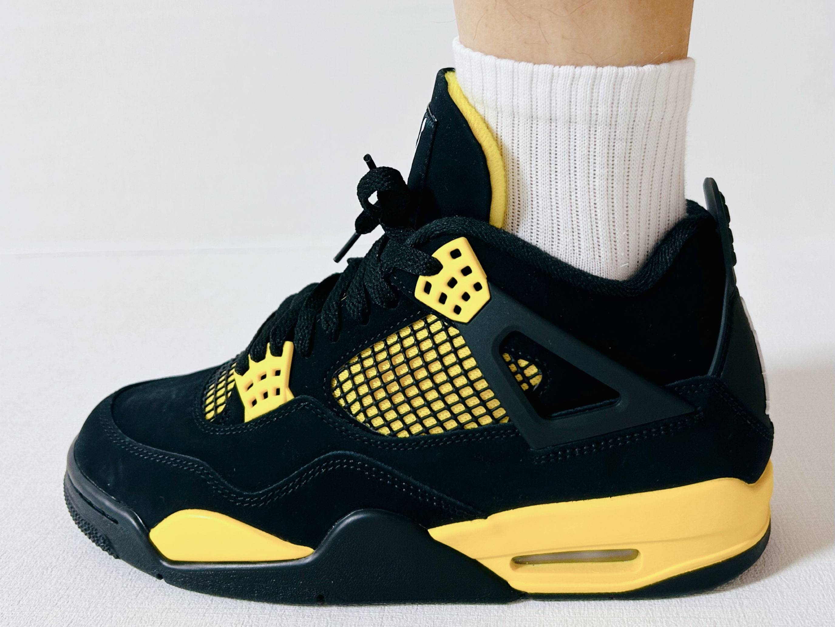 Jordan 4 Retro Thunder 2023 착용 스타일