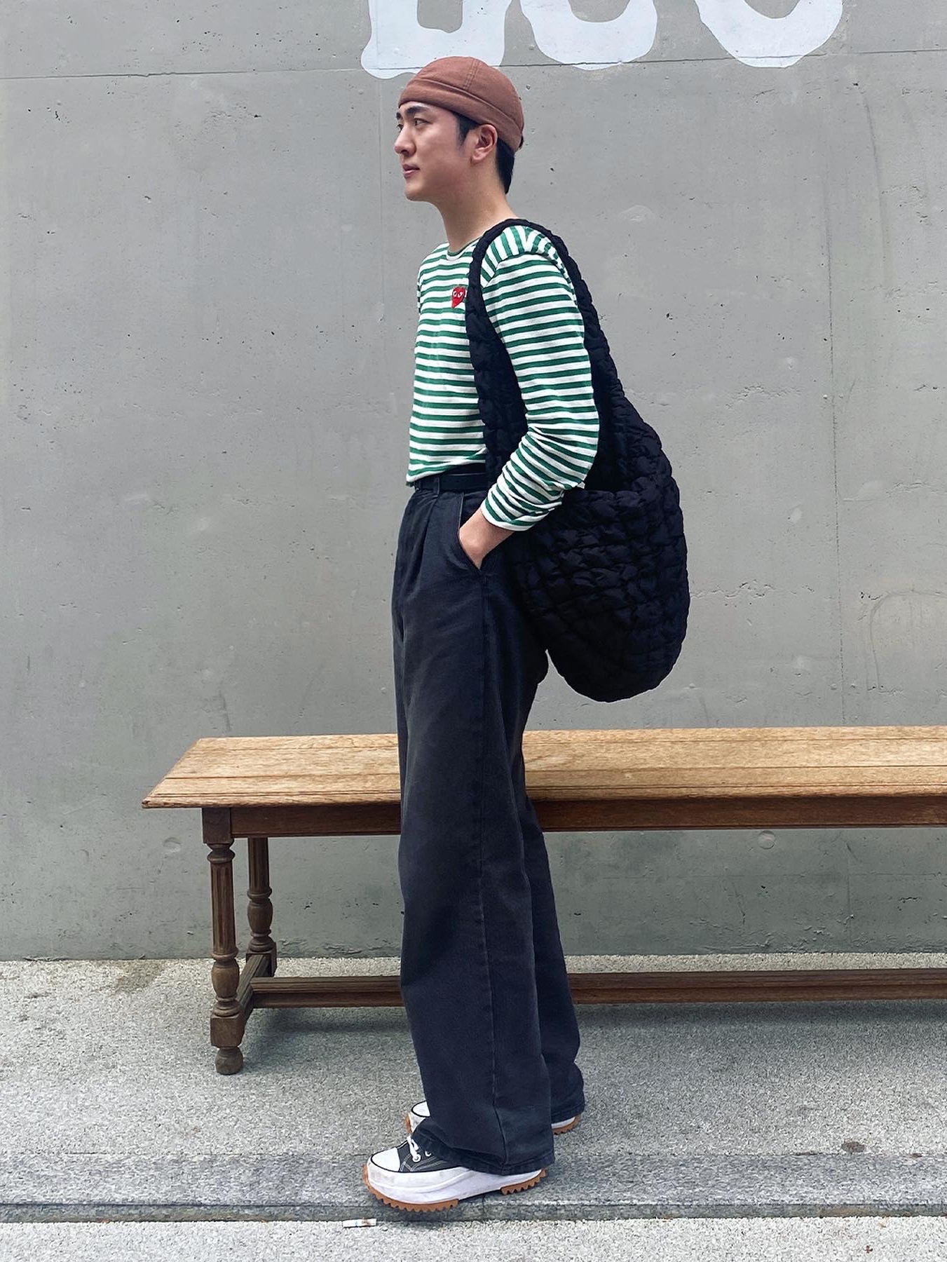 COS Quilted Oversized Shoulder Bag Black 착용 스타일
