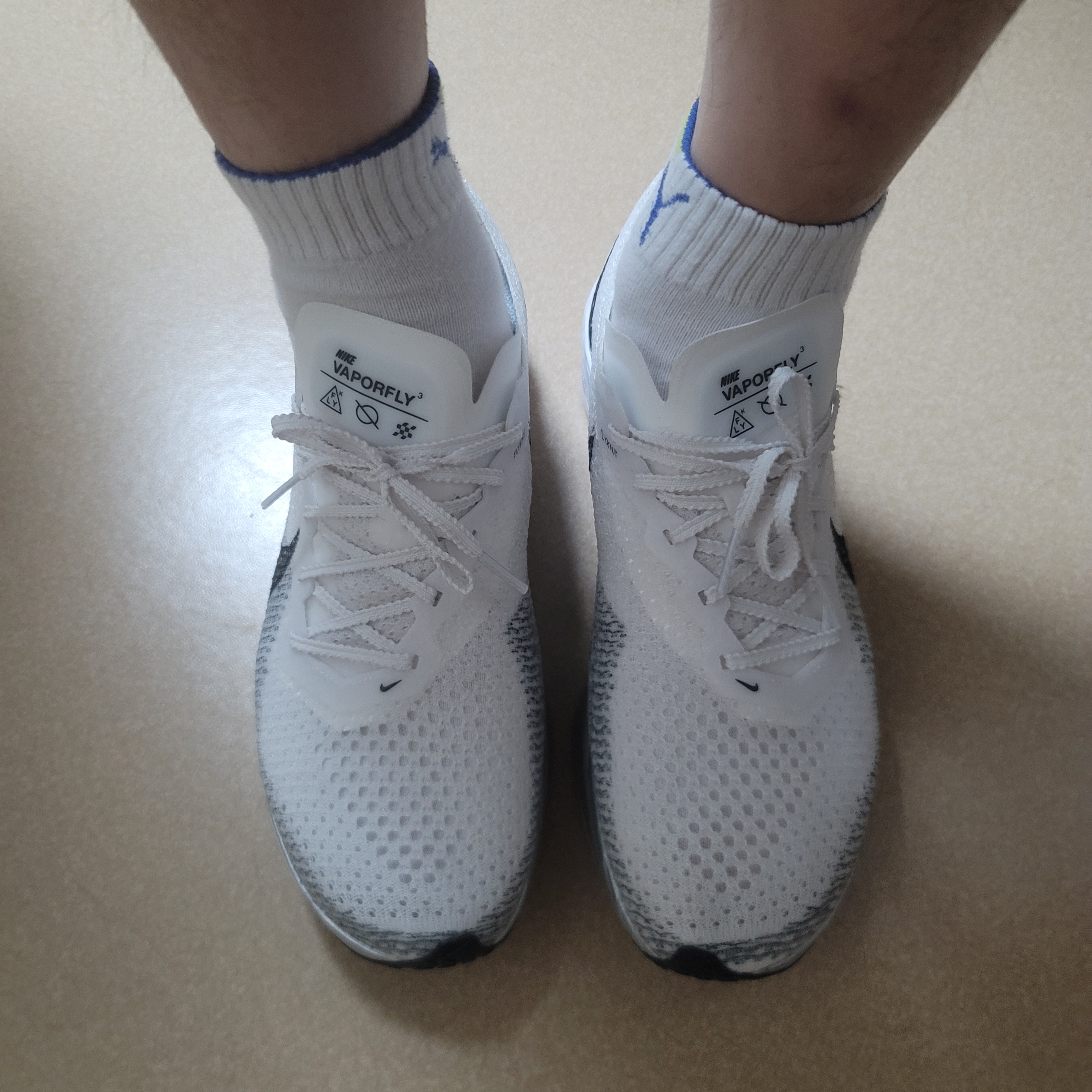 Nike ZoomX Vaporfly Next% 3 White Grey 착용 스타일