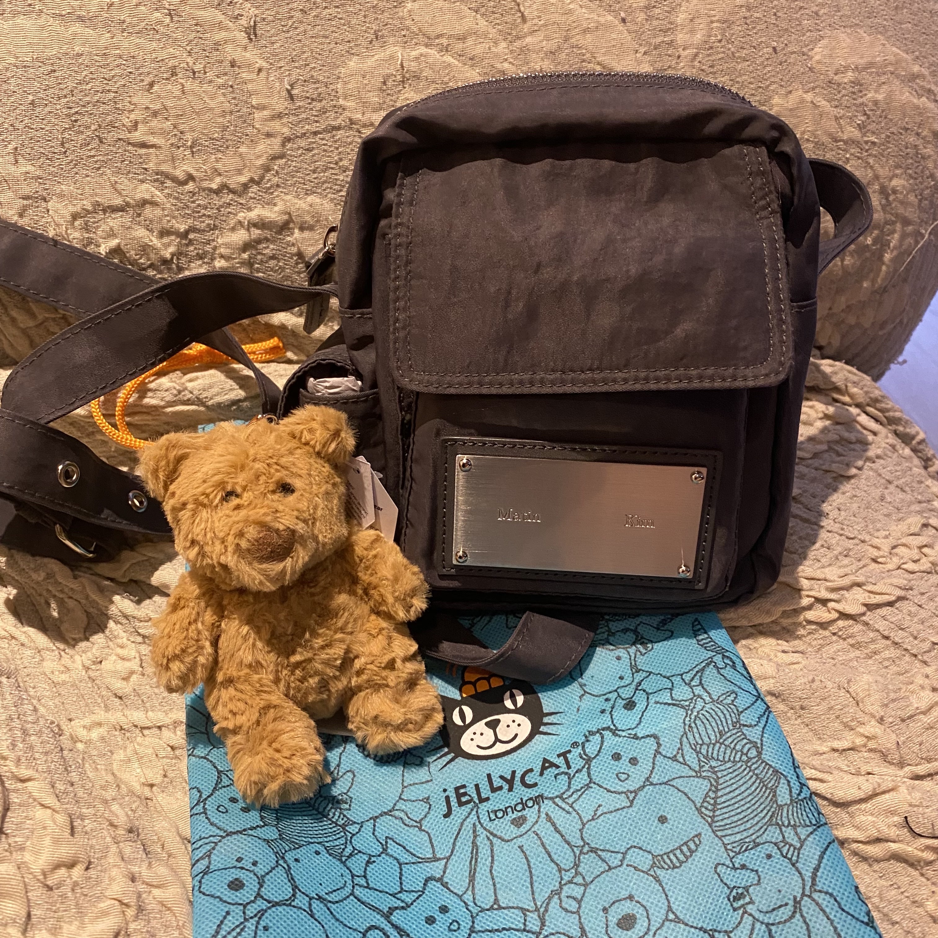 Matin Kim Cargo Cross Mini Bag Navy, Jellycat Bartholomew Bear Bag Charm Brown 착용 스타일