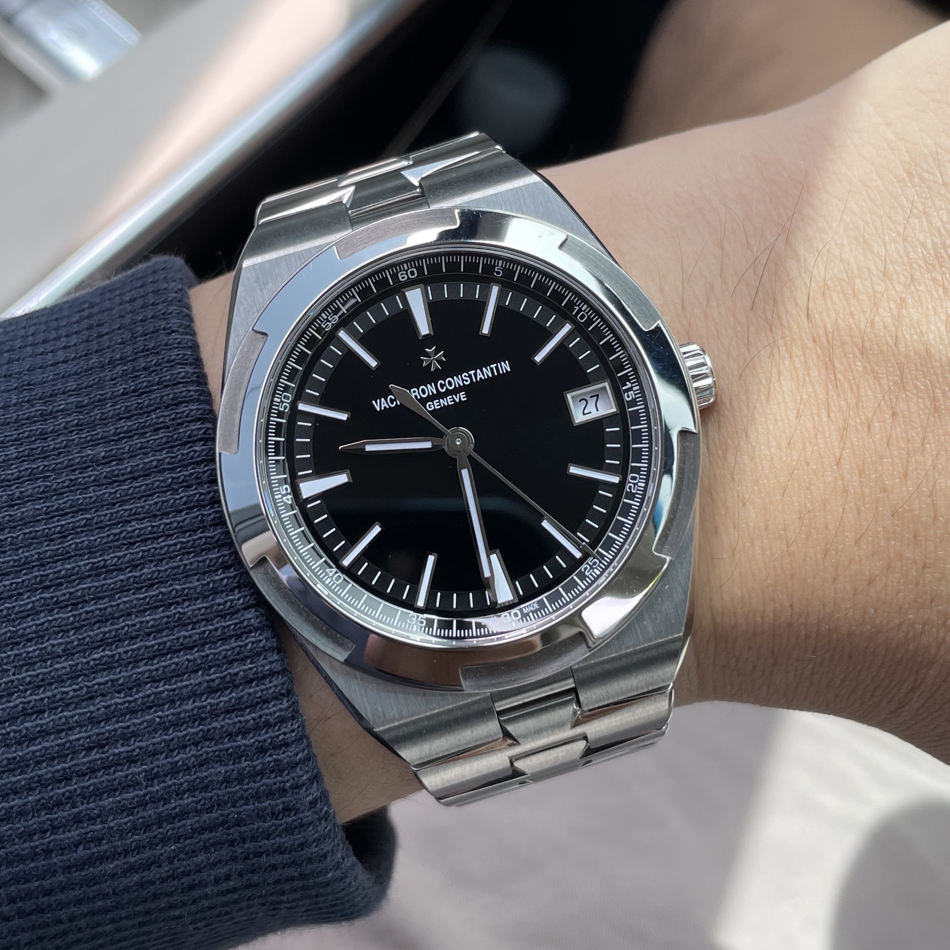 Vacheron Constantin Overseas Self Winding 41mm Caliber 5100 Steel Black 착용 스타일