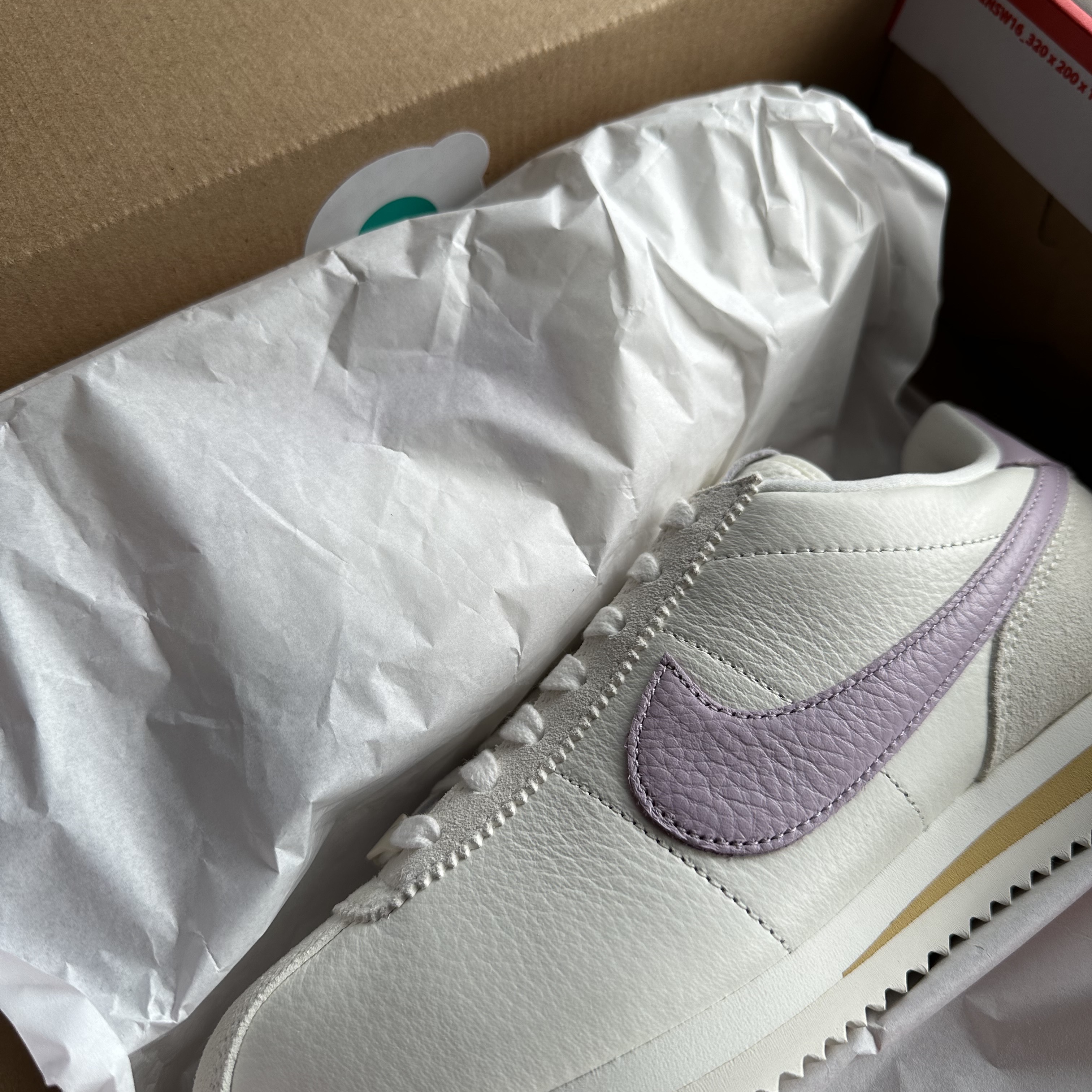 (W) Nike Cortez SE Iced Lilac 착용 스타일