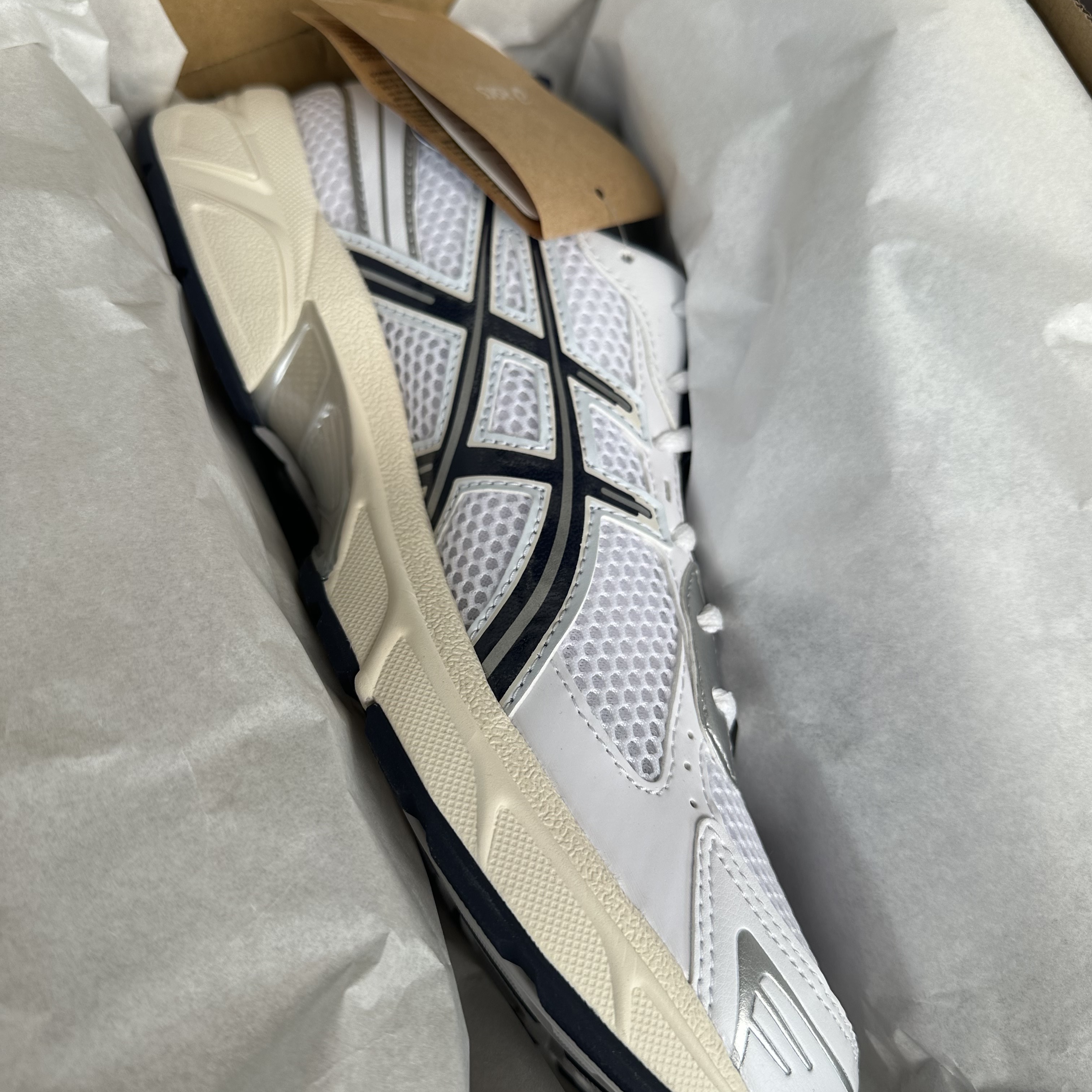 (W) Asics Gel-1130 White Midnight 착용 스타일