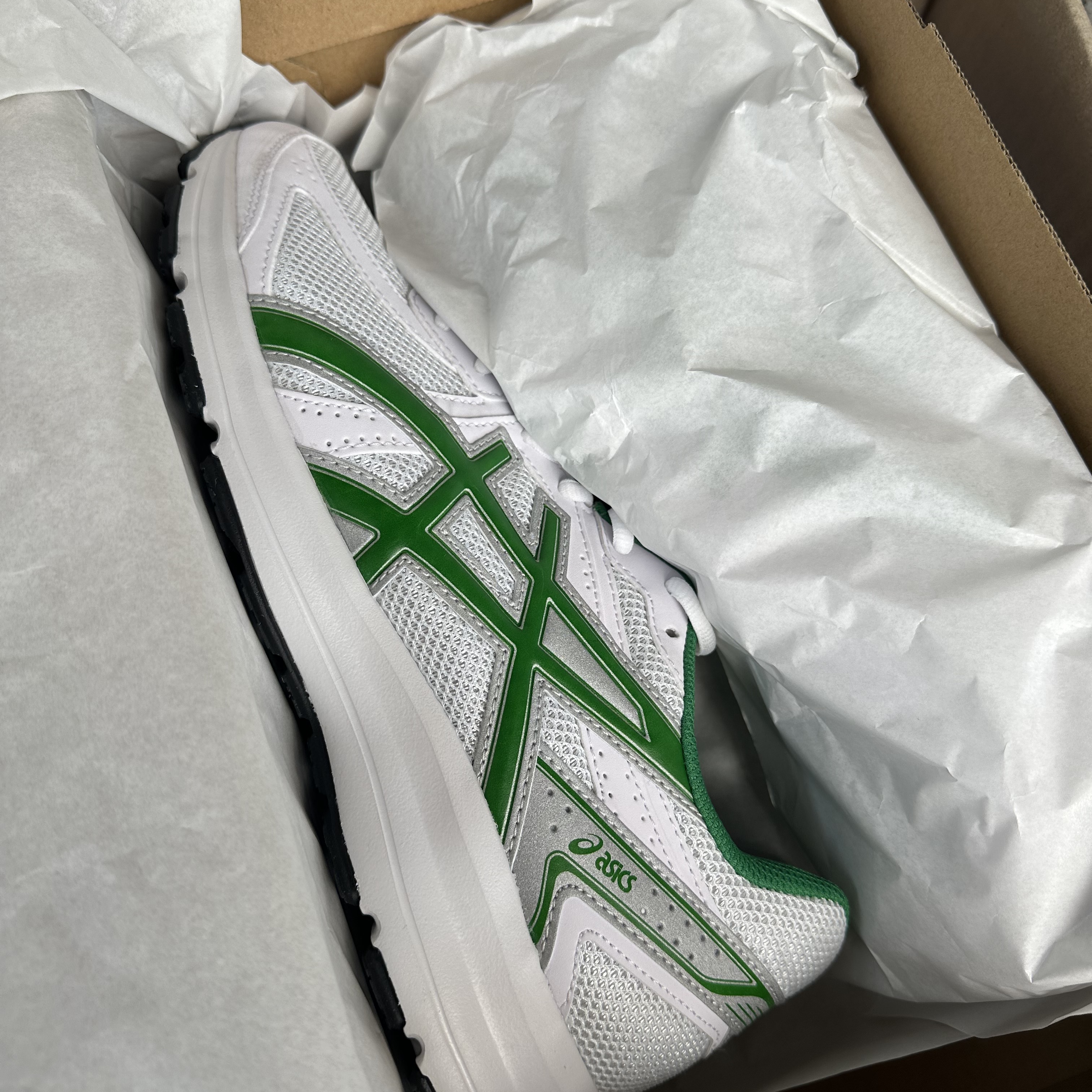 Asics Jog 100 S White Green - 2E Wide 착용 스타일