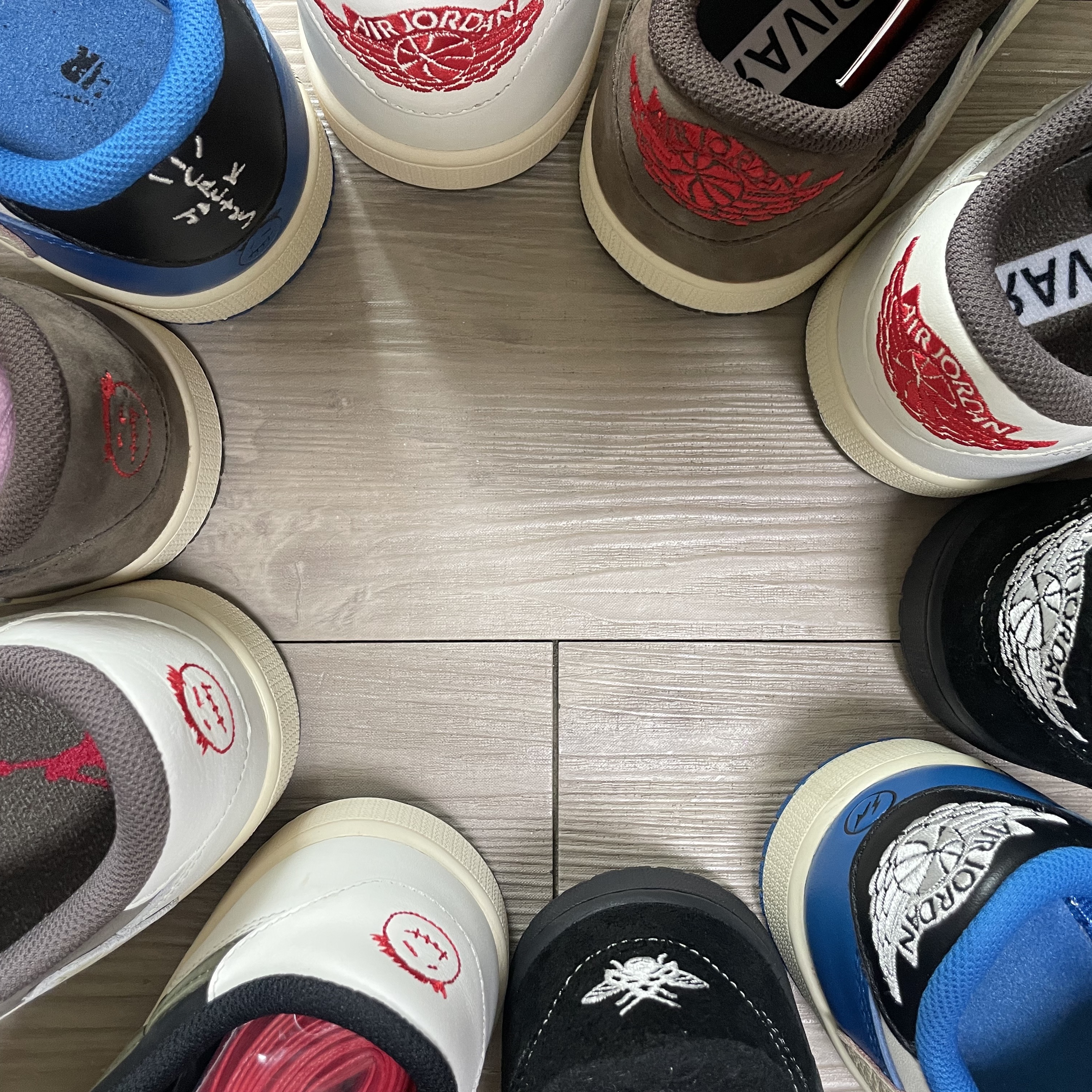 Jordan 1 x Travis Scott Retro Low OG SP Mocha, Jordan 1 x Travis Scott x Fragment Retro Low OG SP Military Blue 착용 스타일 - 2