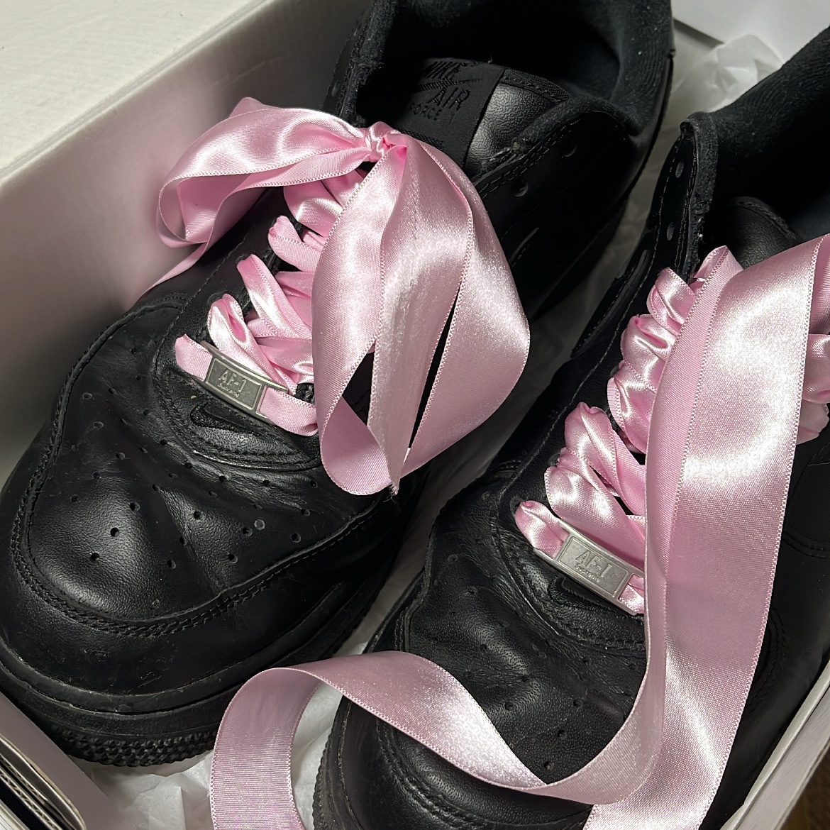 Nike x Supreme Air Force 1 Low Black 착용 스타일 - 1