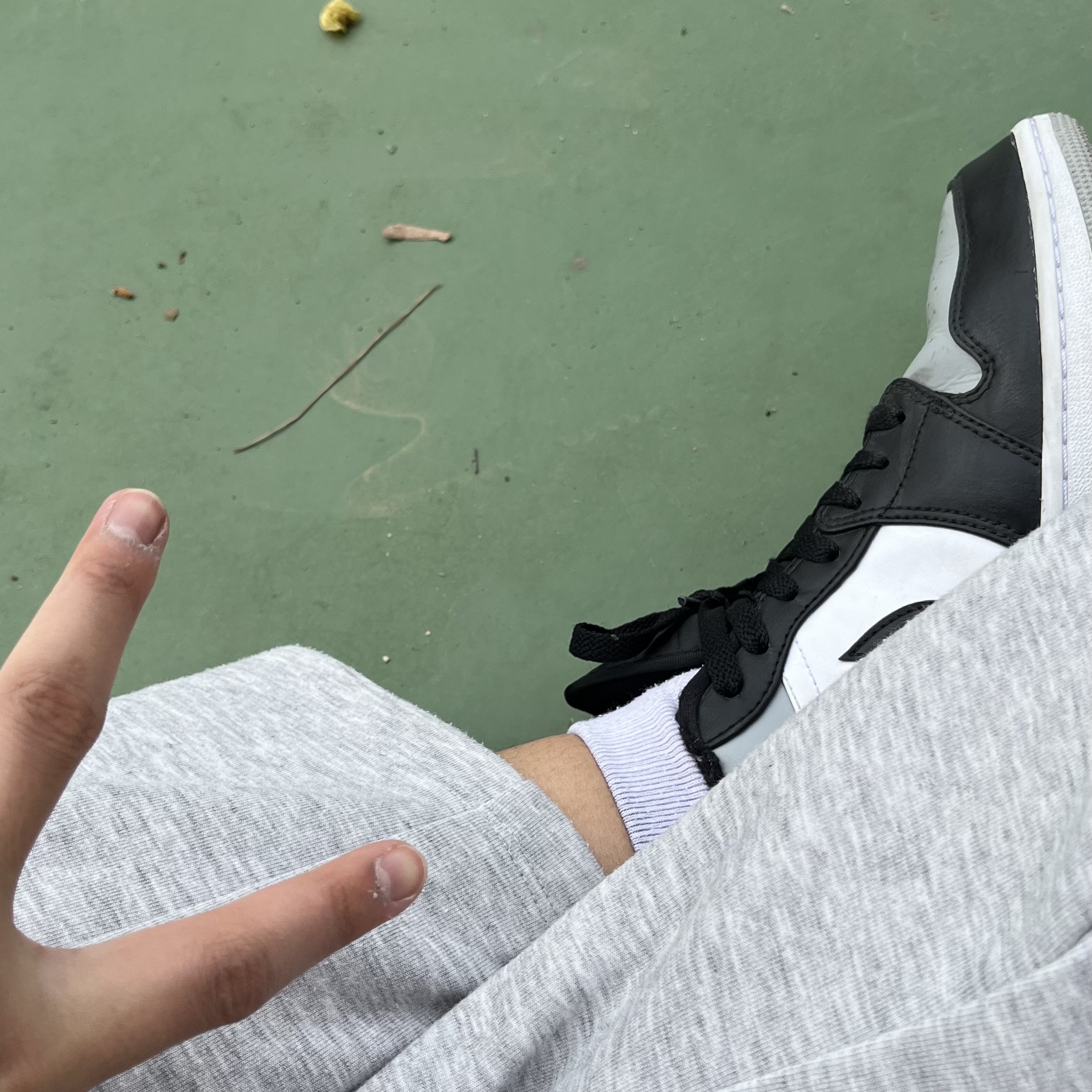 Jordan 1 Low Light Smoke Grey Black 착용 스타일