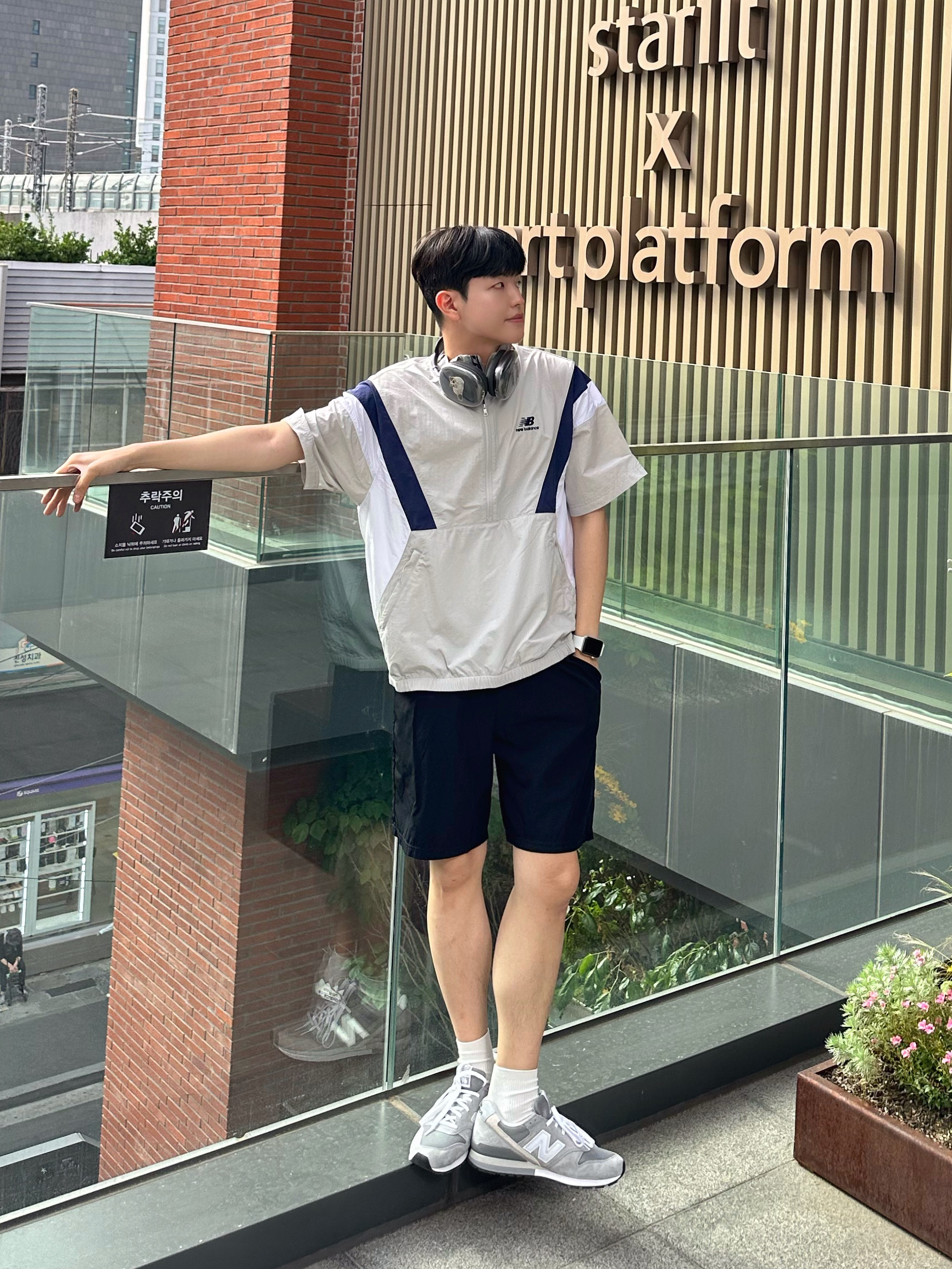 New Balance 996 Grey 착용 스타일 - 2