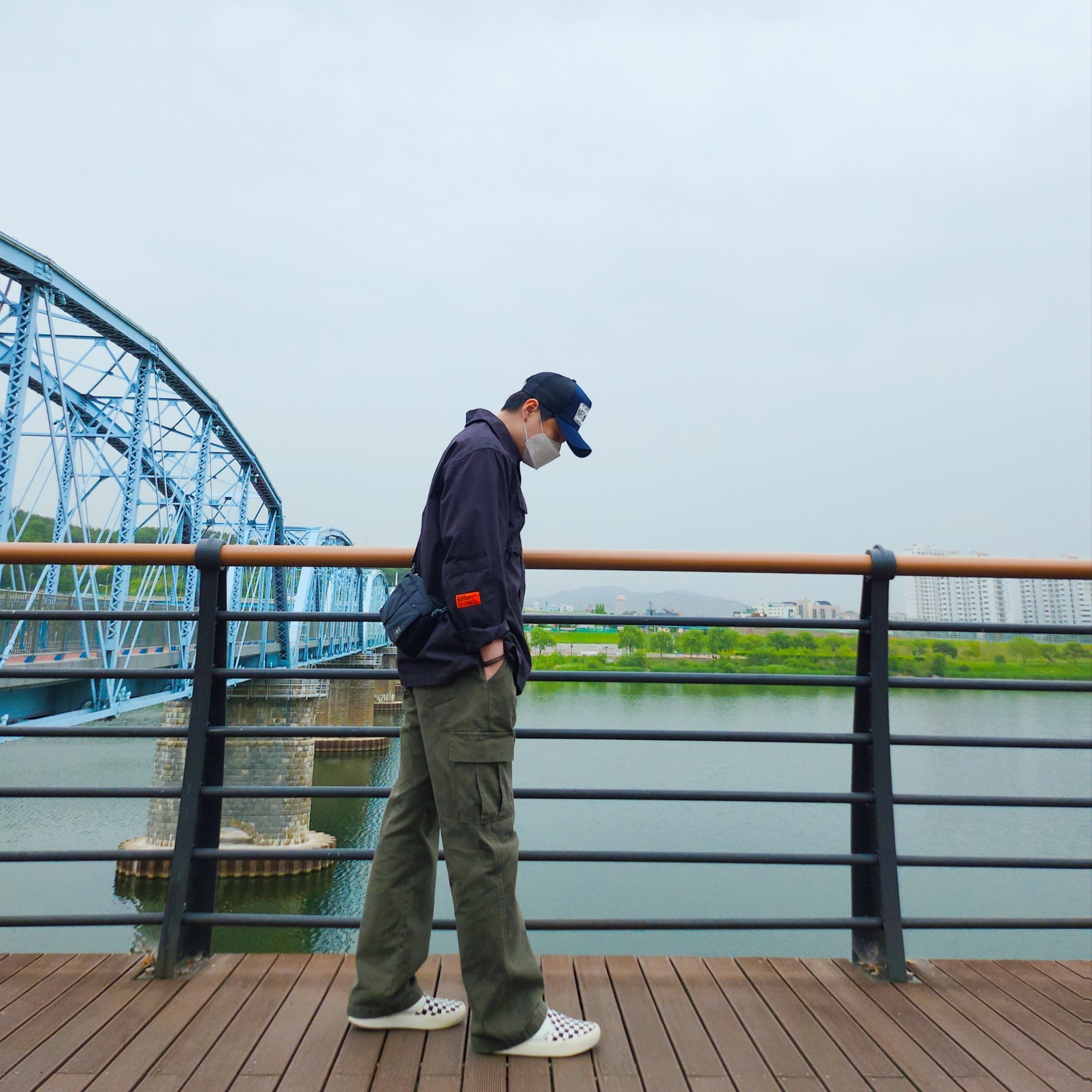 Vans Checkerboard Comfycush One Marshmallow 착용 스타일 - 2