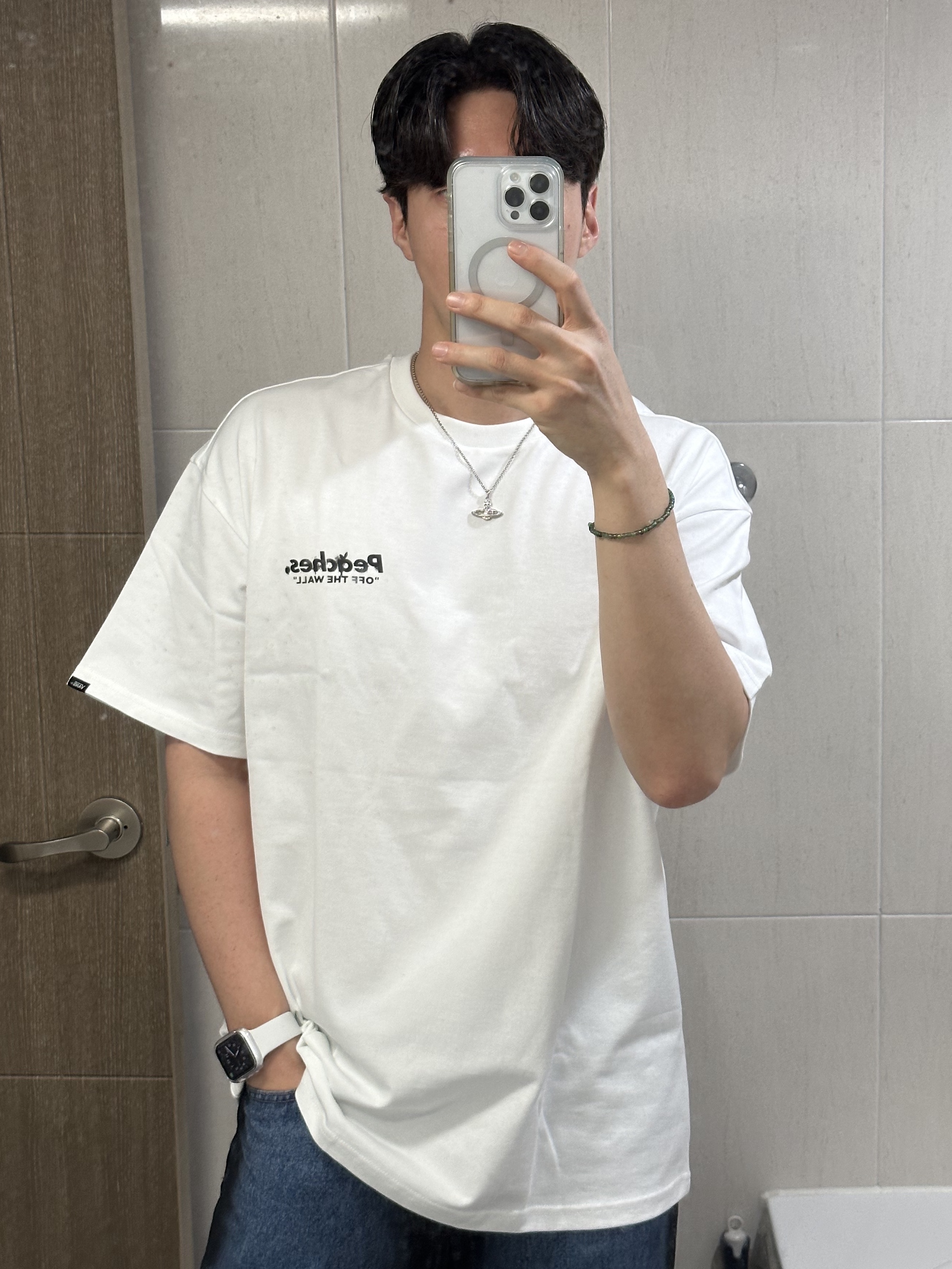 Vans x Peaches. Staple S/S T-Shirt White 착용 스타일 - 2