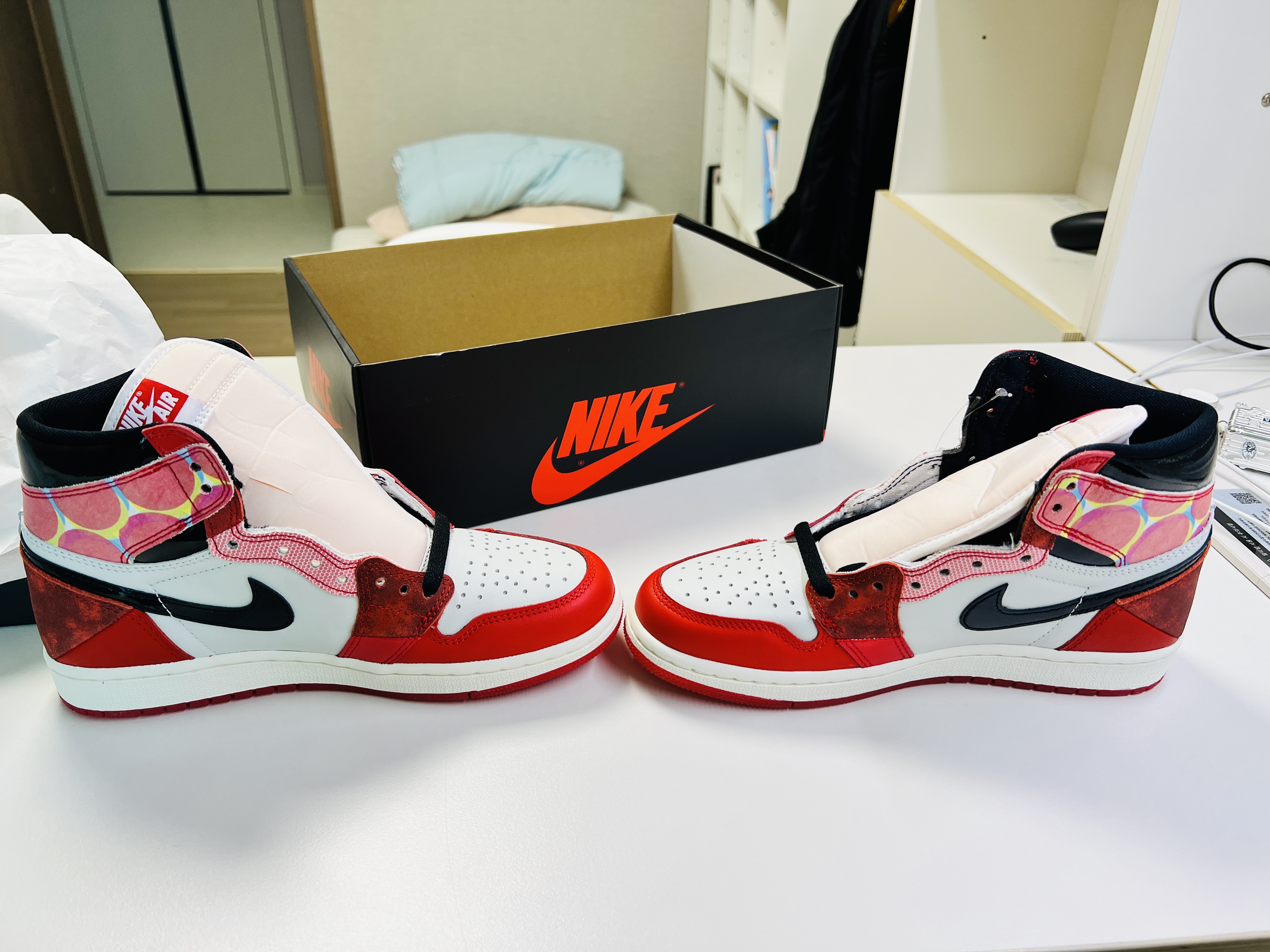 Jordan 1 Retro High Spider-Man Next Chapter 착용 스타일 - 2