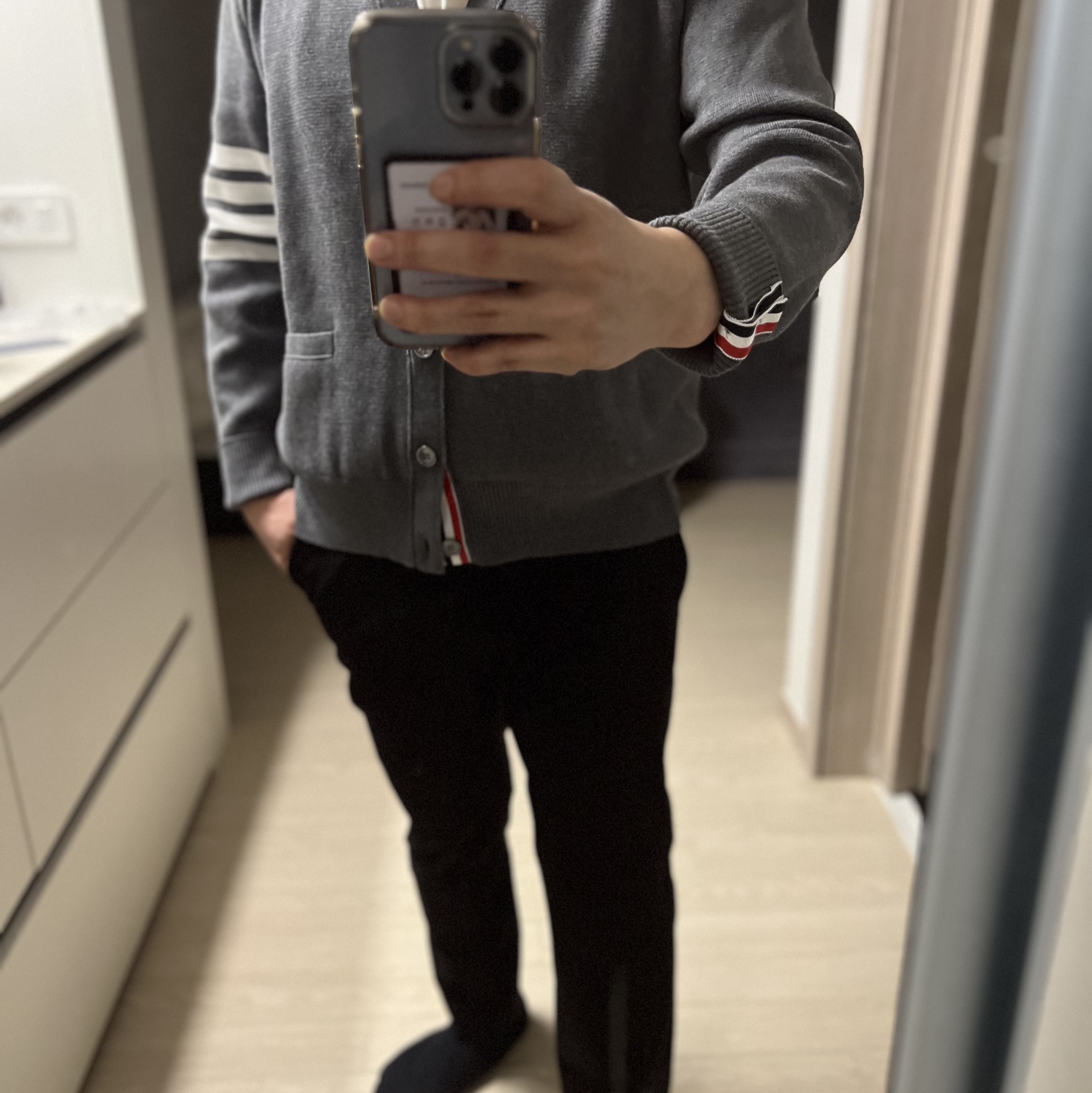 Thom Browne Milano Stitch 4-Bar Cardigan Medium Grey 착용 스타일