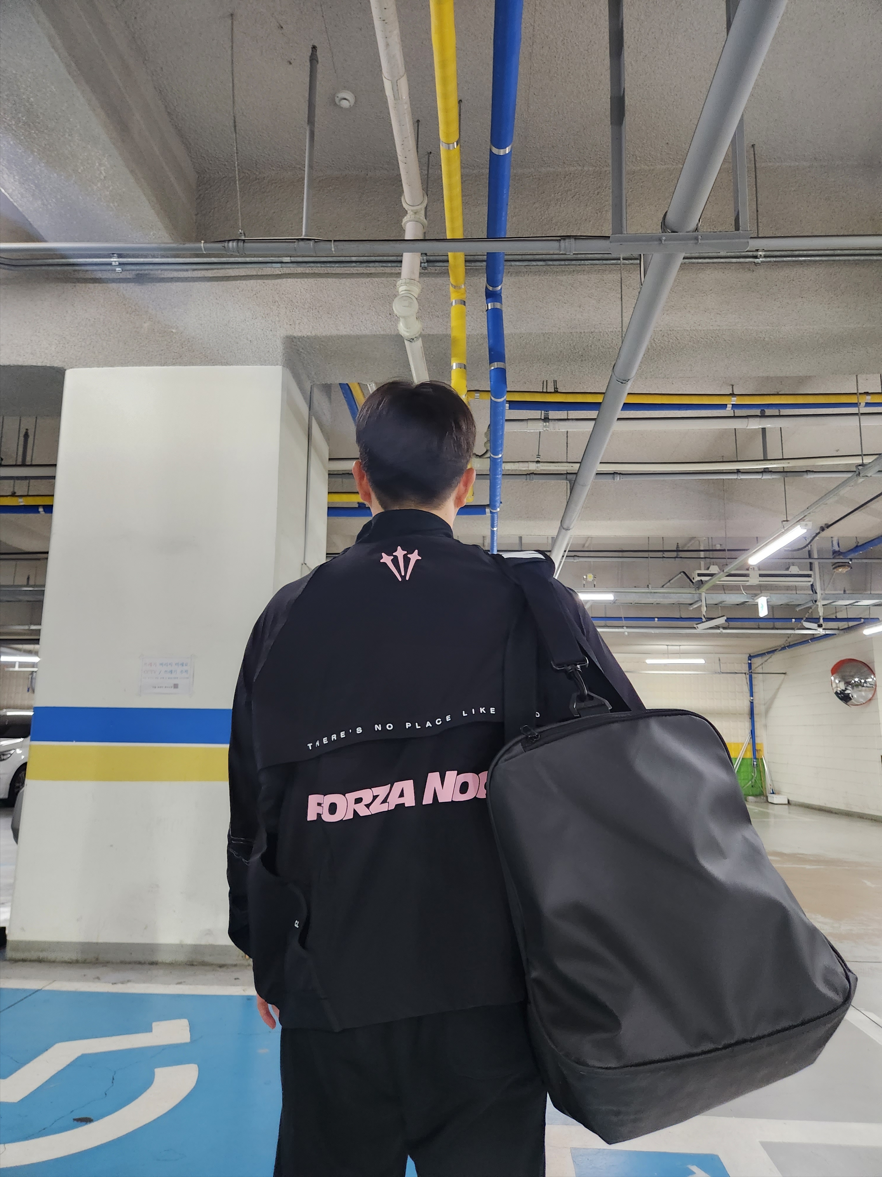 (W) Nike x Drake Nocta NRG LR L/S Crew Black (DV3631-010) 착용 스타일