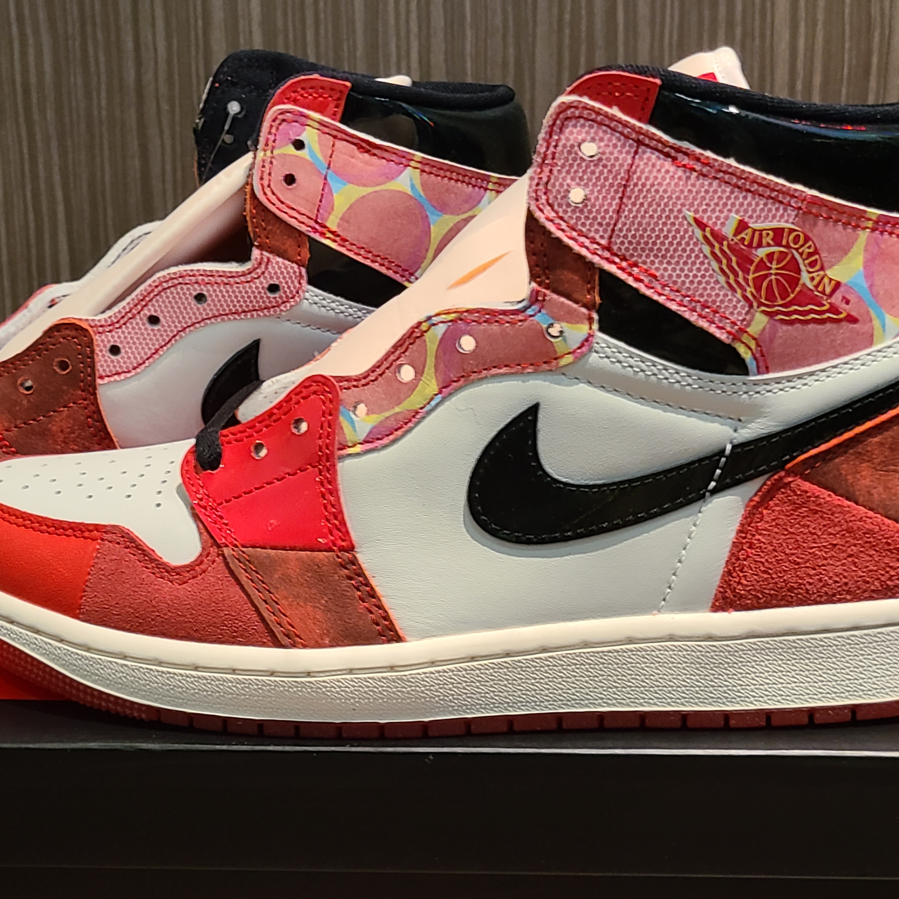 Jordan 1 Retro High Spider-Man Next Chapter 착용 스타일 - 2
